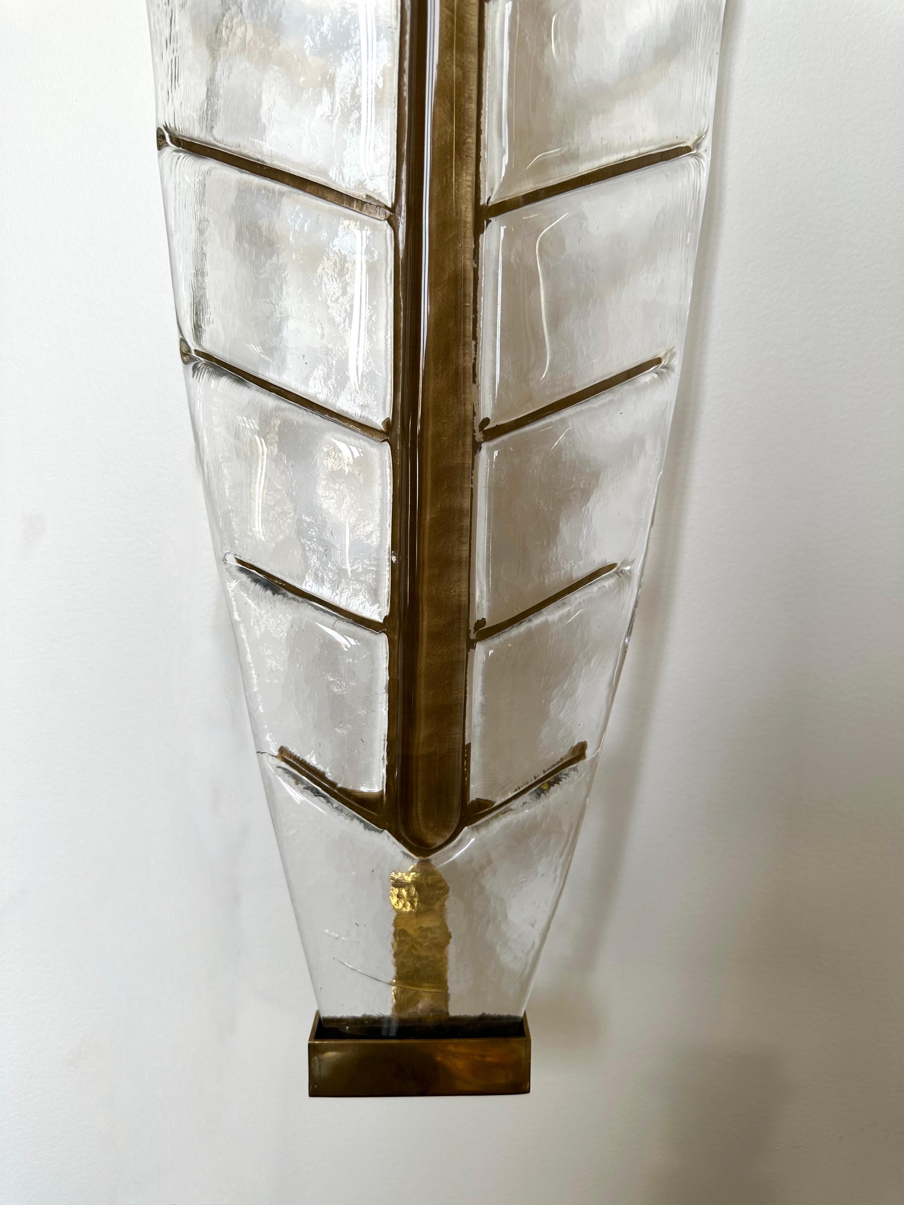 Großes Contemporary-Paar aus Messing und vergoldetem Murano-Glas Palm Tree Sconces, Italien im Zustand „Neu“ im Angebot in SAINT-OUEN, FR