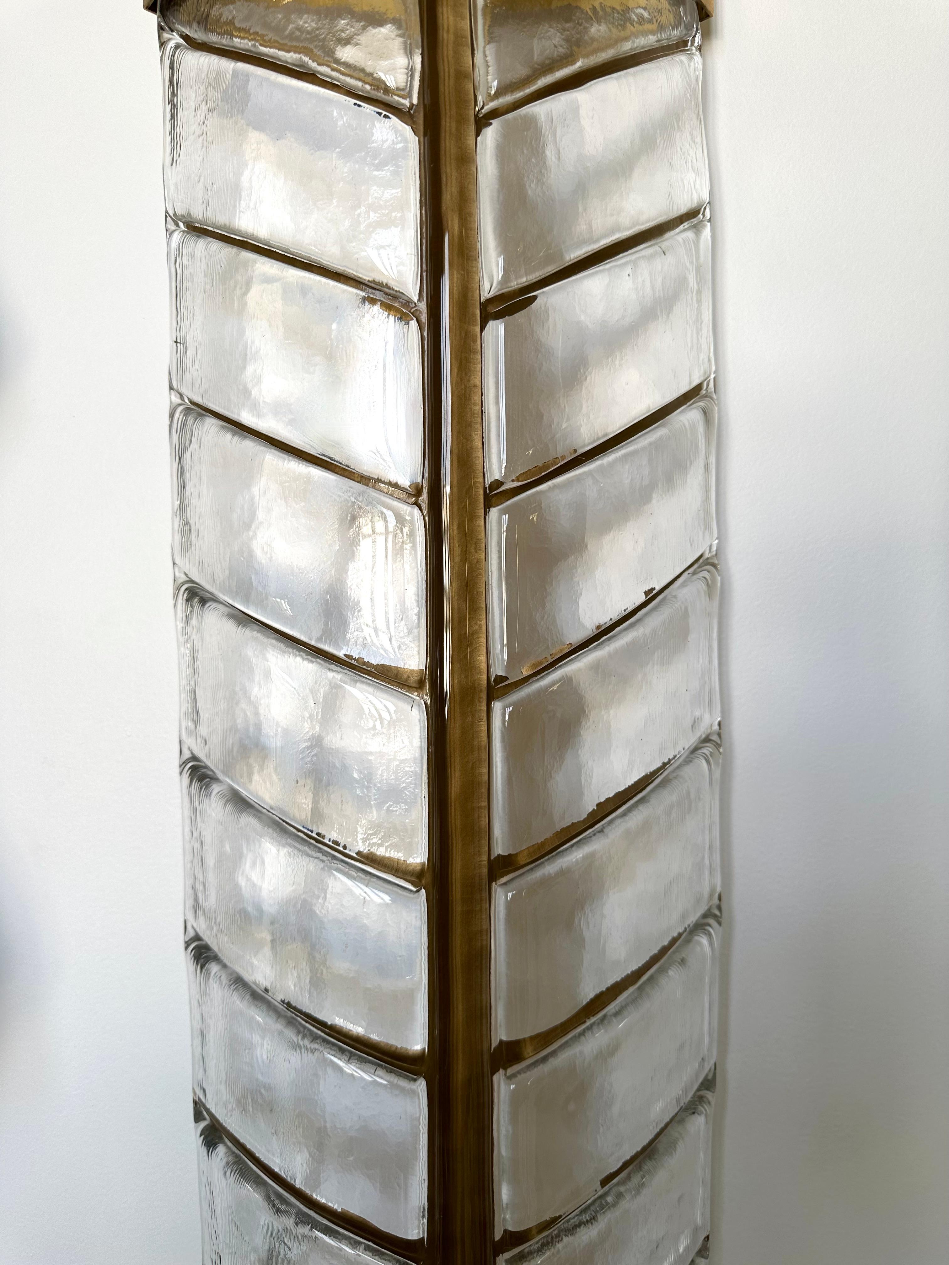 Großes Contemporary-Paar aus Messing und vergoldetem Murano-Glas Palm Tree Sconces, Italien (21. Jahrhundert und zeitgenössisch) im Angebot