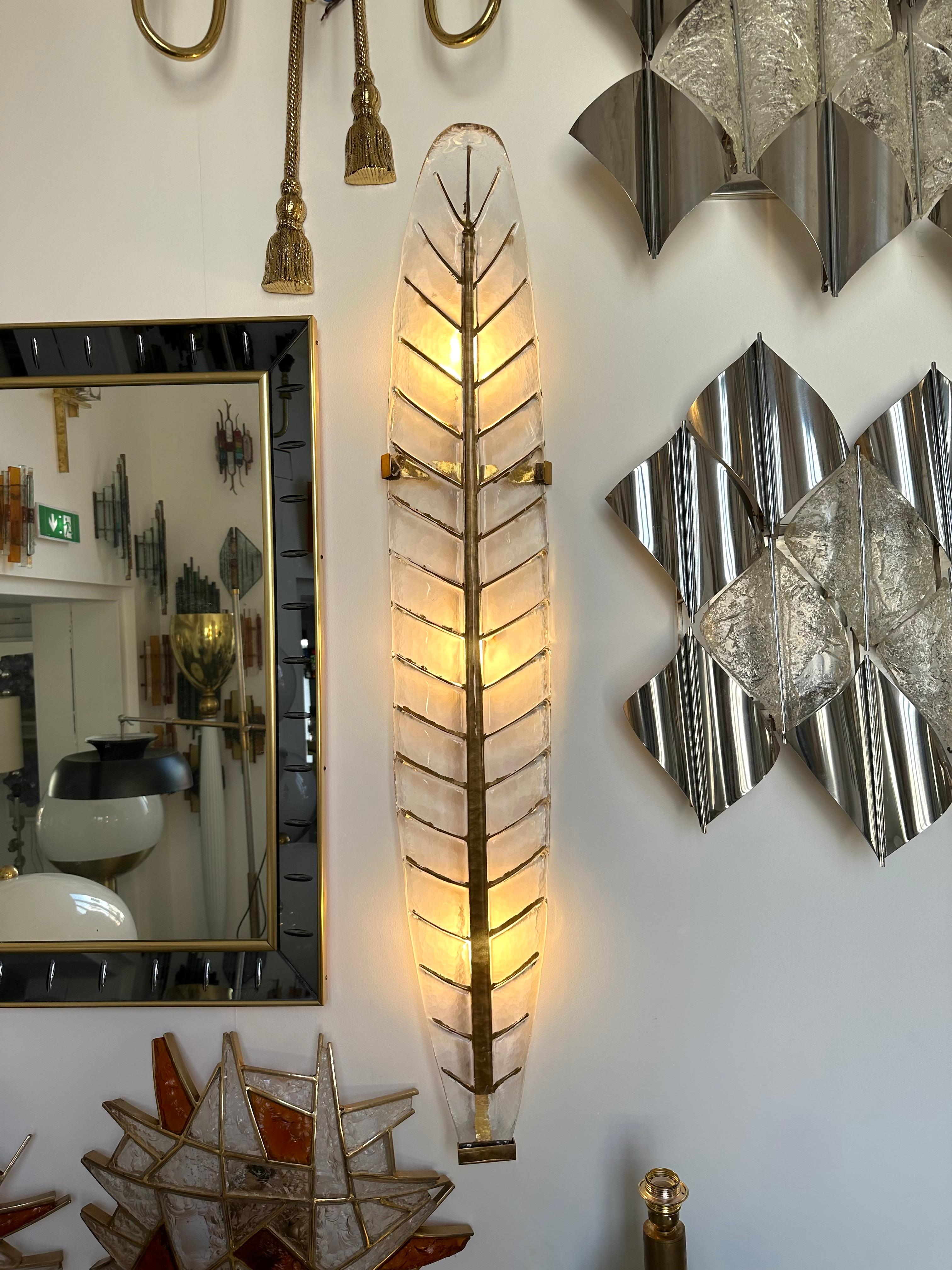 Large Contemporary Pair of Brass and Gilt Murano Glass Palm Tree Sconces, Italy For Sale 3