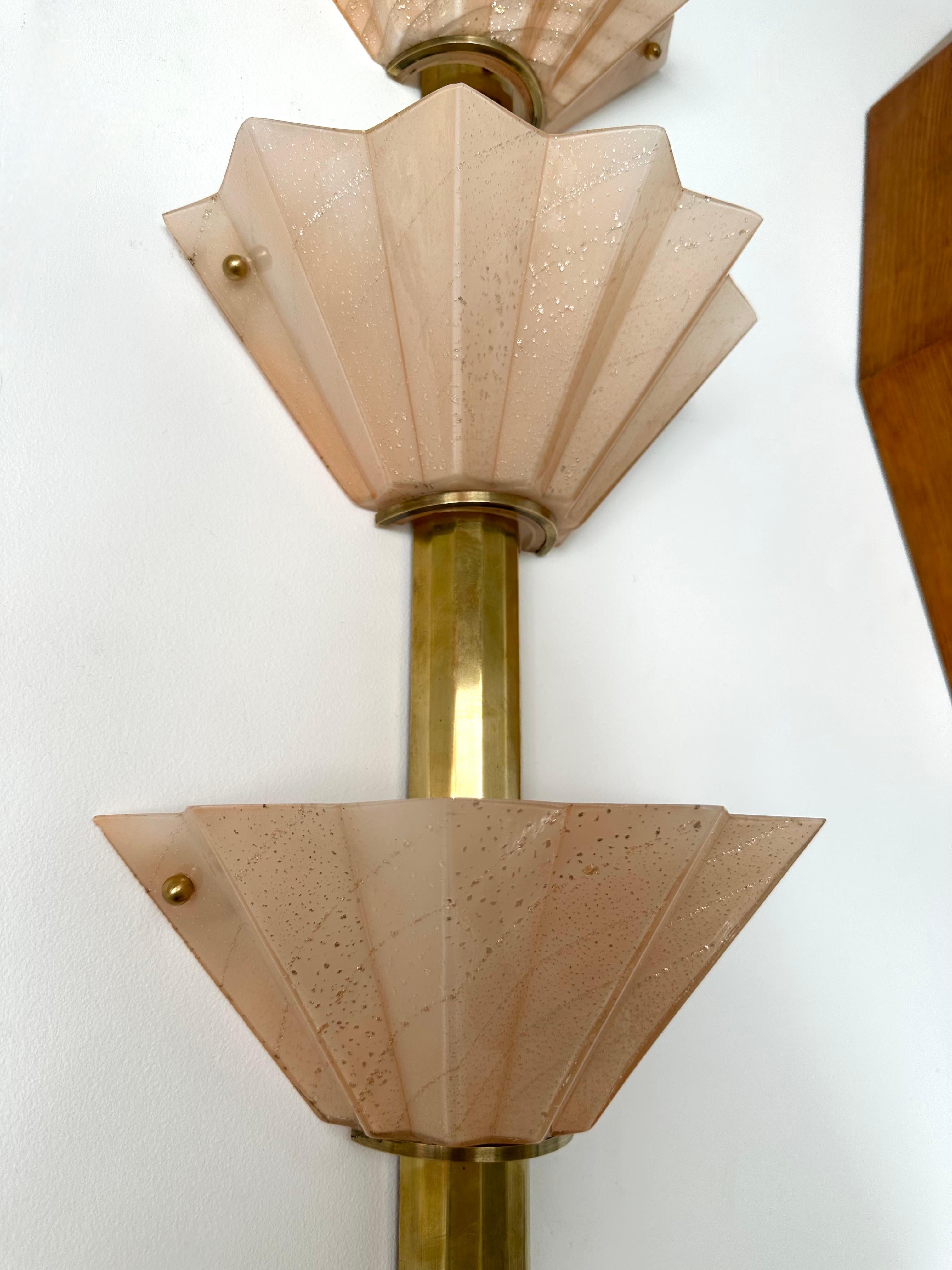 Mid-Century Modern Large Contemporary Pair of Brass and Pink Gold Leaf Murano Glass Sconces, Italy For Sale