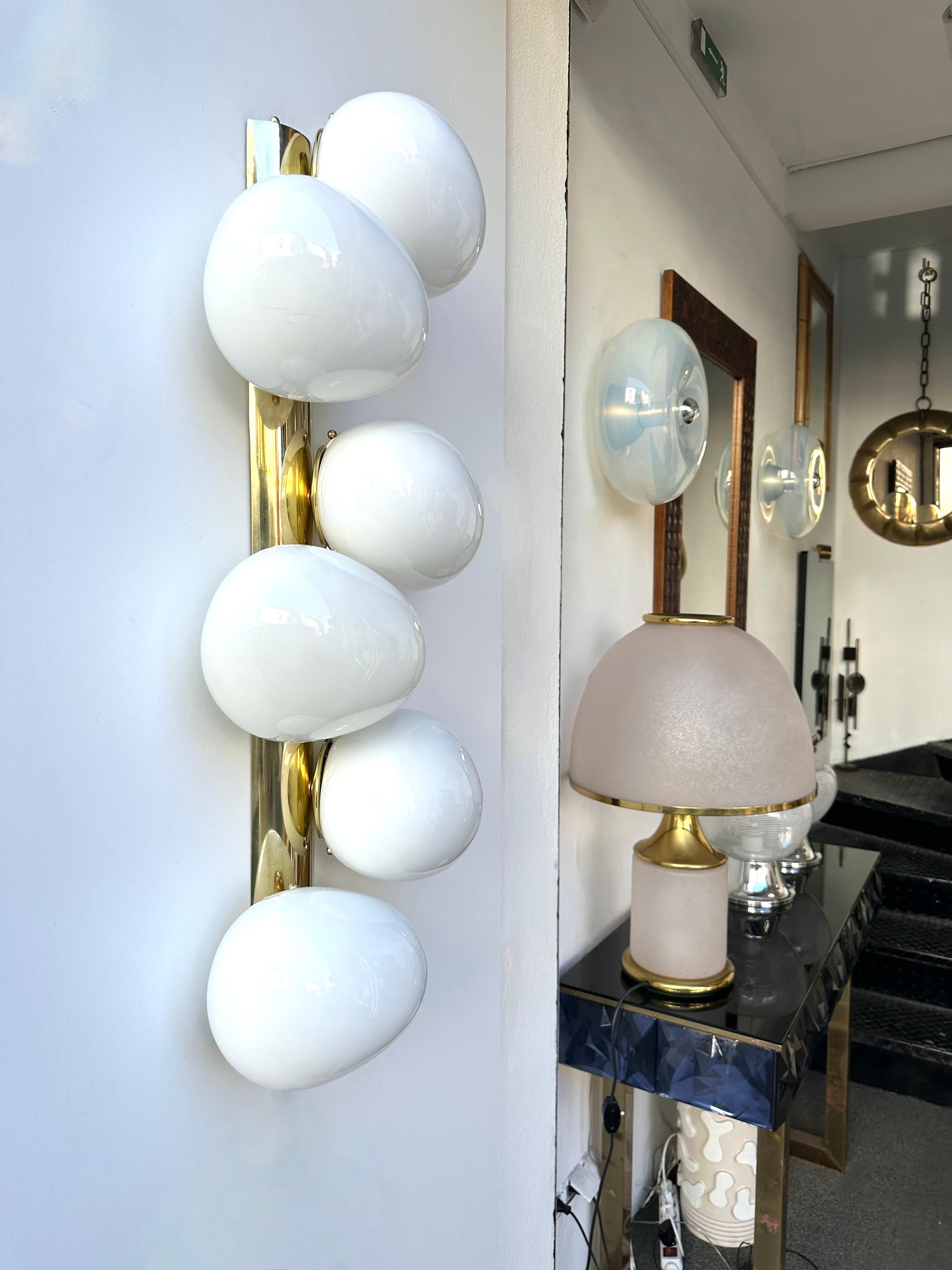 Large Contemporary Pair of Brass and White Bulb Murano Glass Sconces, Italy For Sale 3
