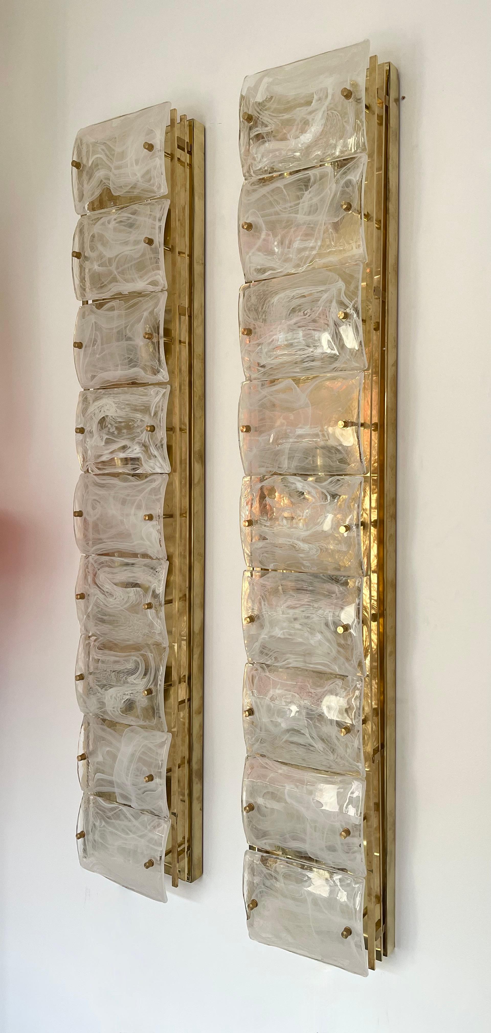 Large Contemporary Pair of Brass and White Penerello Murano Glass Sconces, Italy For Sale 10