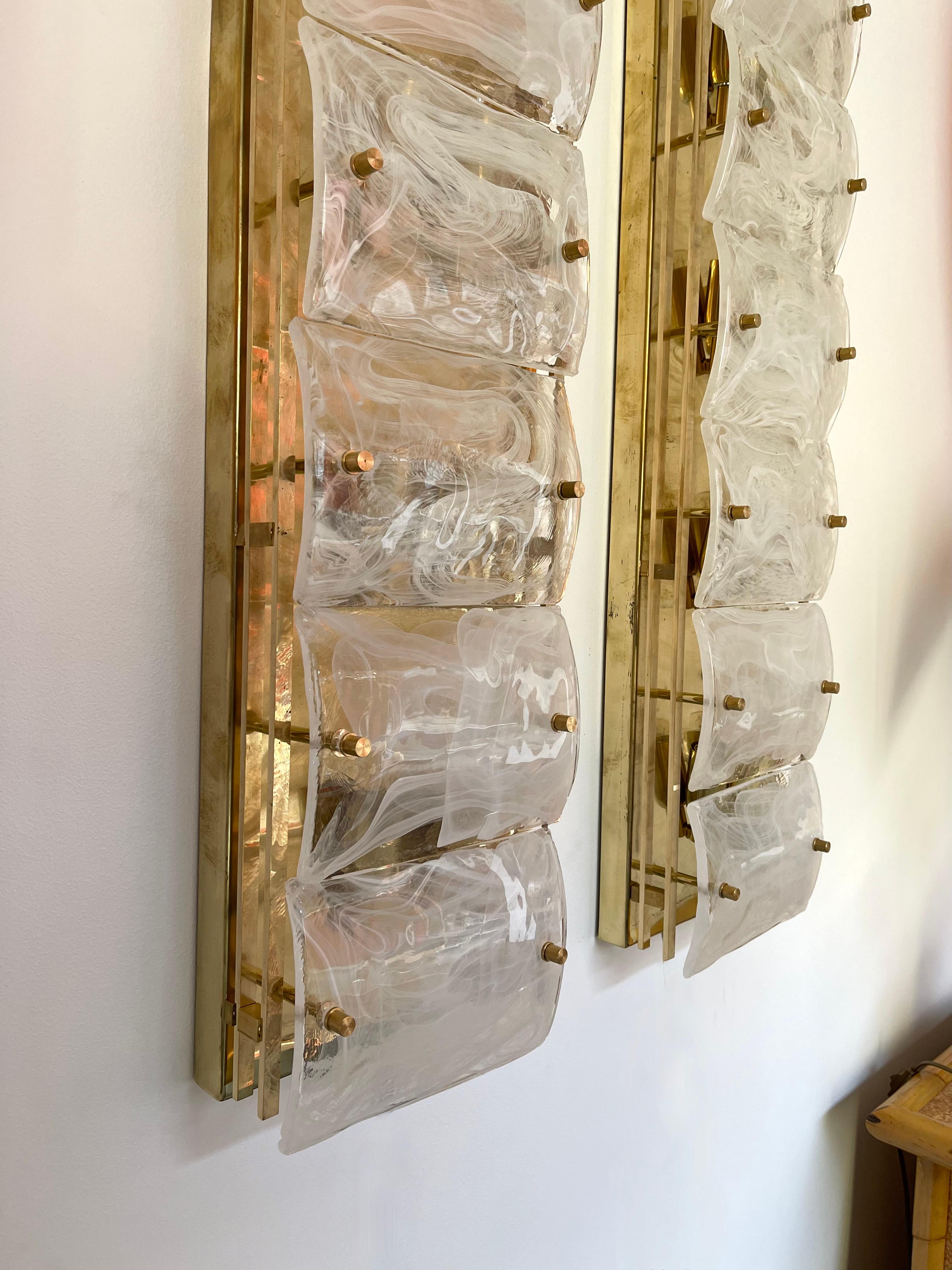 Large Contemporary Pair of Brass and White Penerello Murano Glass Sconces, Italy For Sale 2