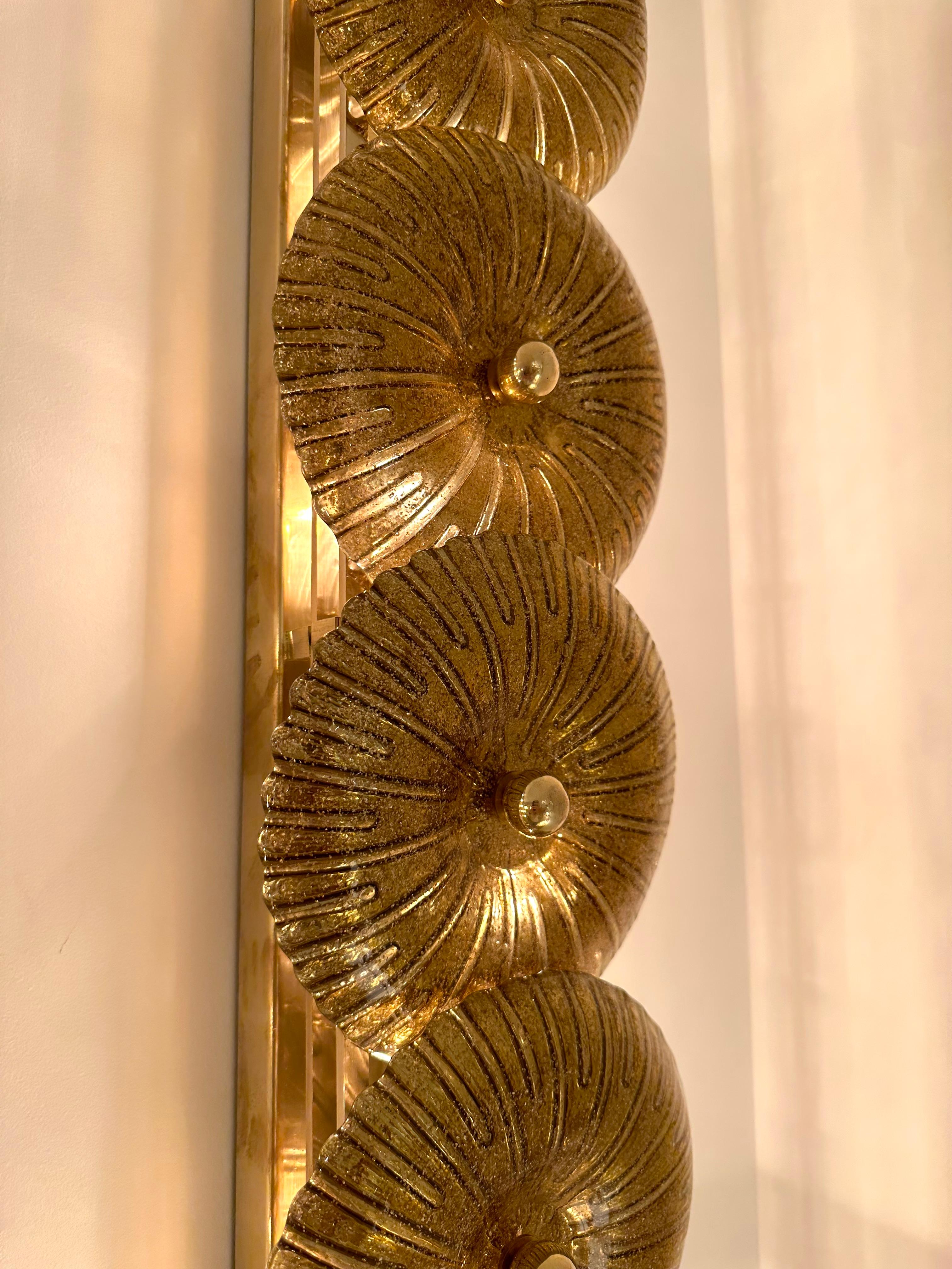 Large Contemporary Pair of Brass Gold Leaf Murano Glass Sconces, Italy In New Condition For Sale In SAINT-OUEN, FR