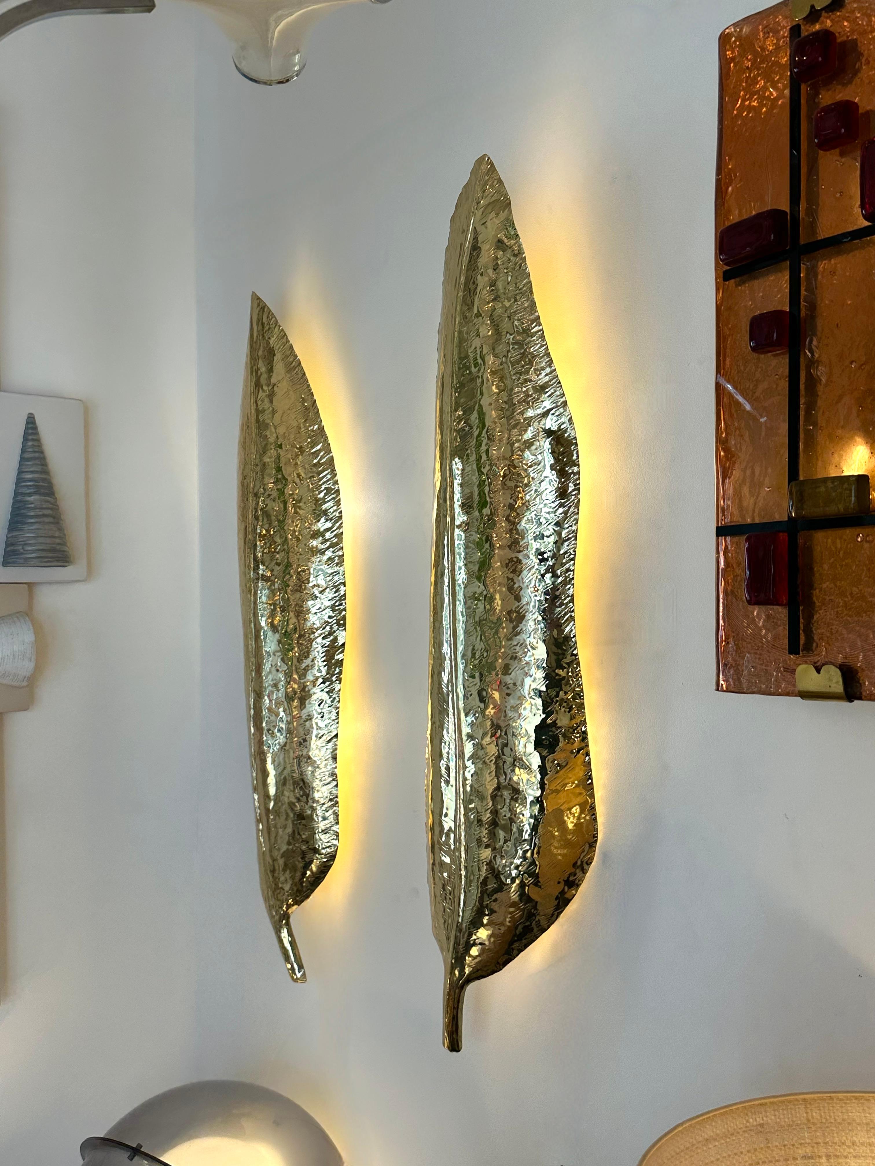 Large Contemporary Pair of Brass Palm Sconces, Italy In Good Condition For Sale In SAINT-OUEN, FR