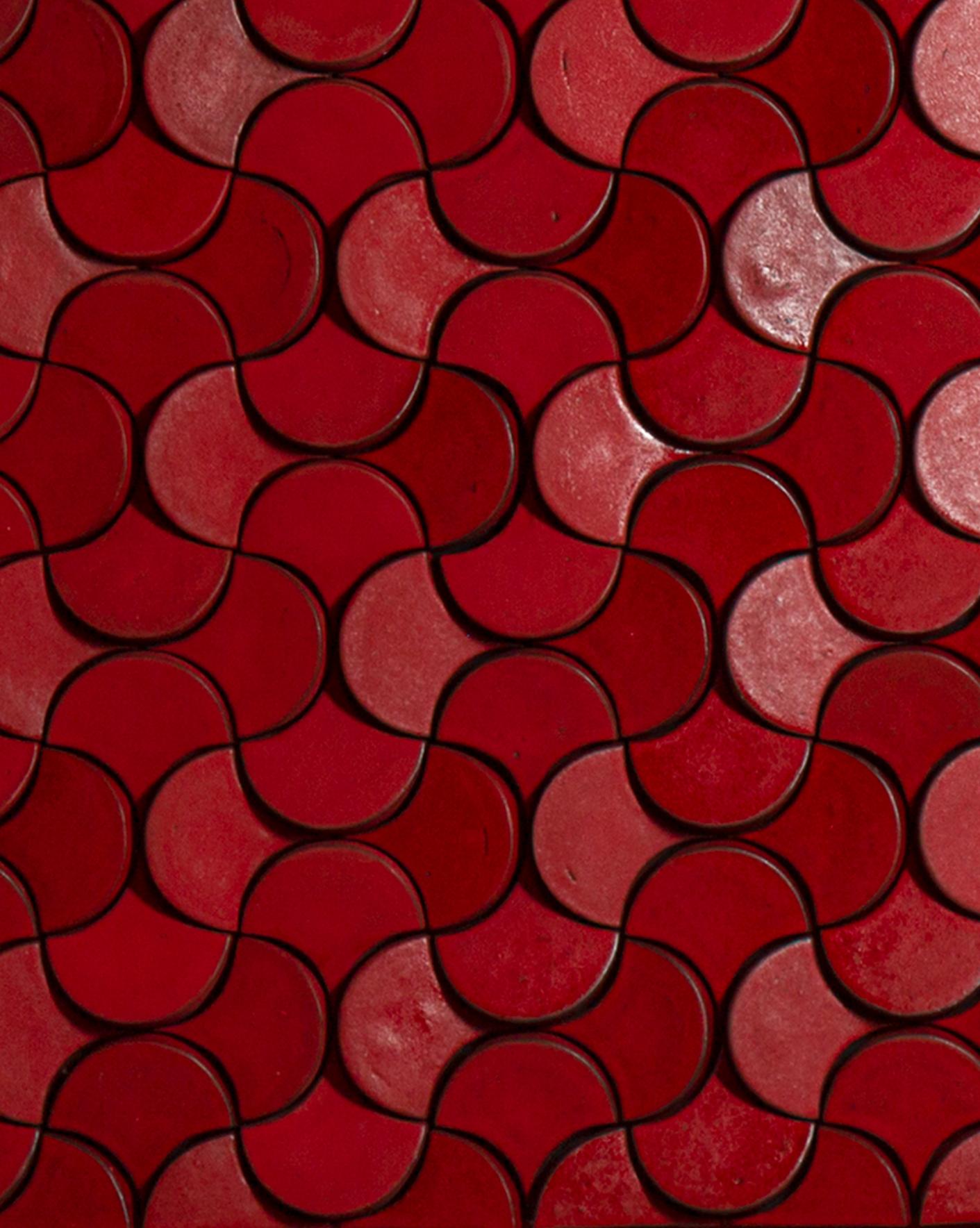 Große, Contemporary Red Ceramic Wall Sculpture von Marie Beckman (Schwedisch) im Angebot