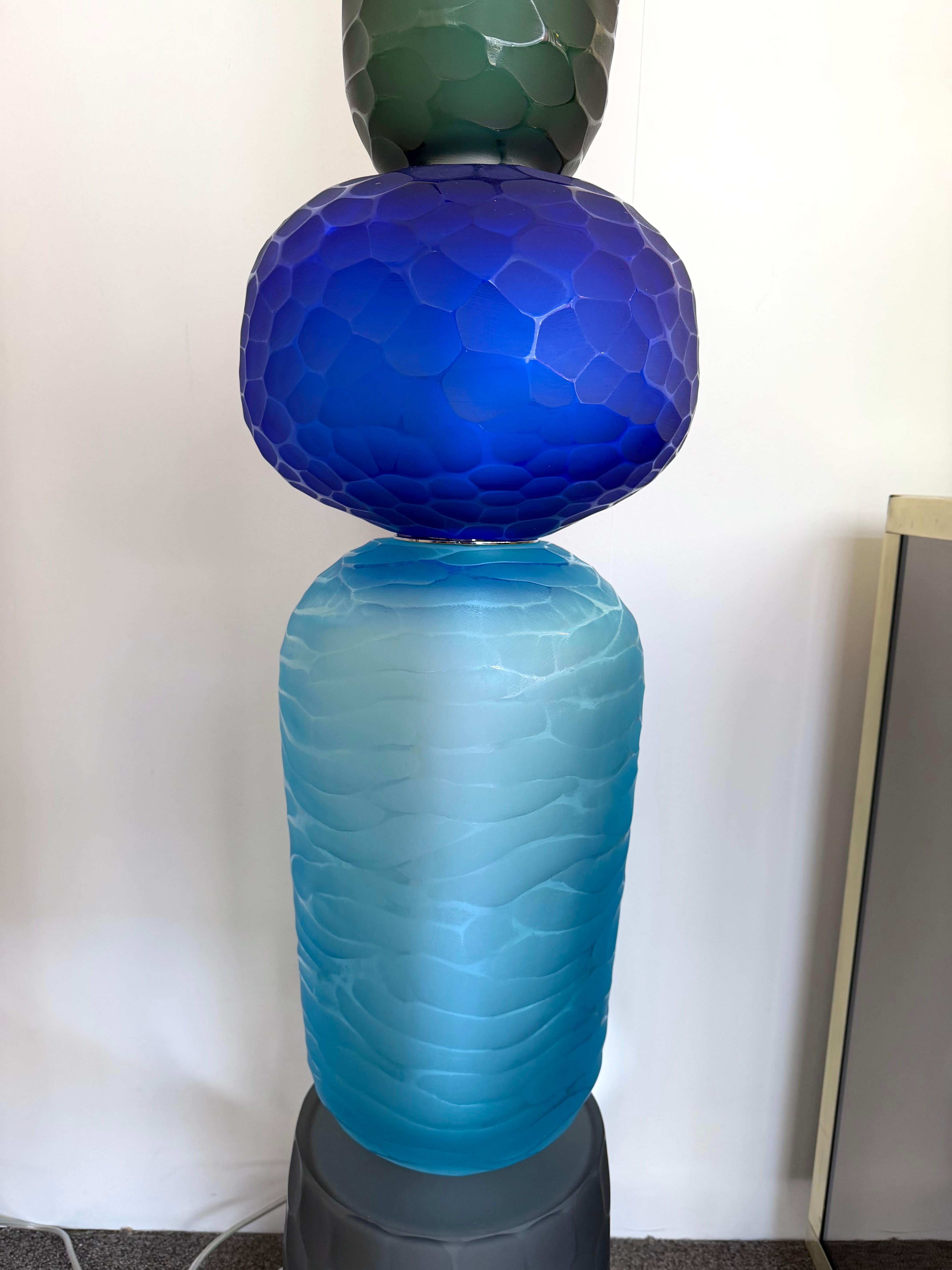 Große zeitgenössische Totem-Stehlampe aus Murano-Glas von Studio AD, Italien (Moderne der Mitte des Jahrhunderts) im Angebot