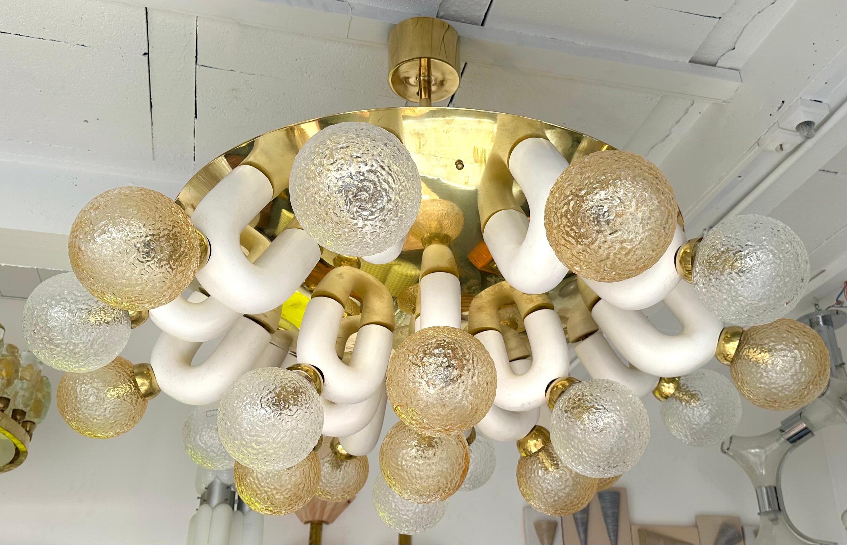 Large Contemporary U Ceramic Chandelier Brass and Murano Glass , Italy For Sale 7