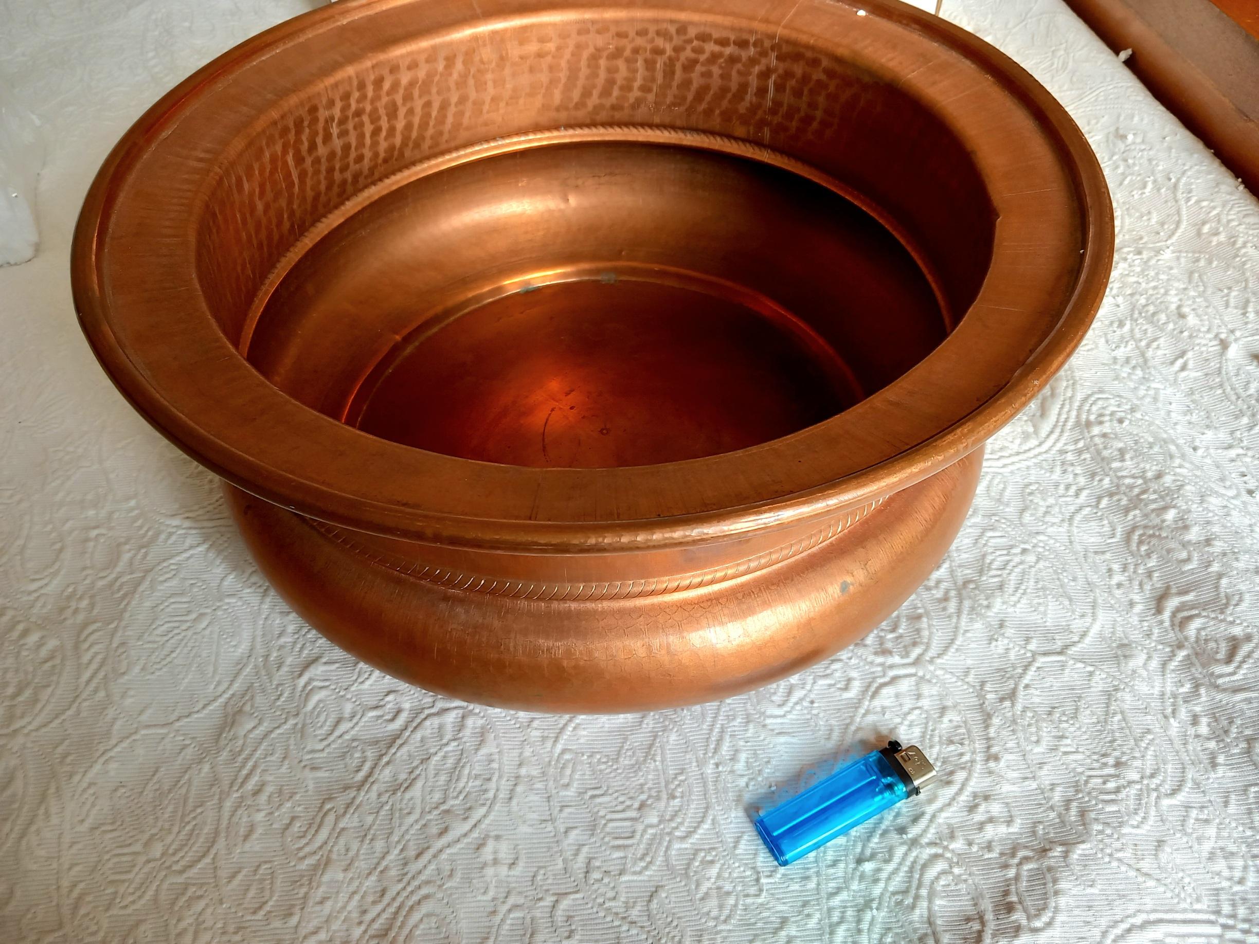 Large Copper Jardiniere Planter or Wine Coolers Italian Classic Hammered, 1950s For Sale 3