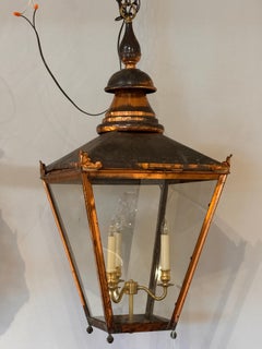 Farol grande de cobre con pátina envejecida e interior de latón