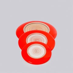 Gran Plato Ermitaño de Porcelana Esmaltada Rojo Coral con Borde Rústico
