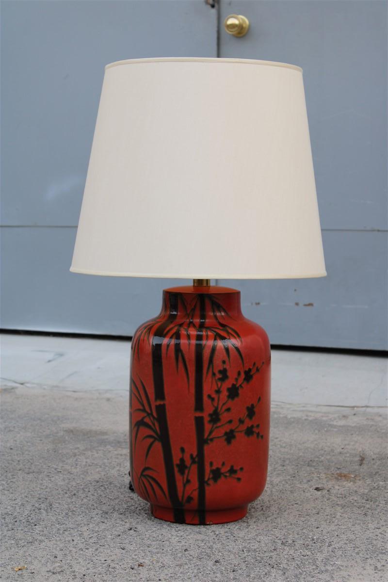Mid-Century Modern Grande lampe de table rouge corail avec canne à sucre en céramique émaillée Italie, années 1970 en vente