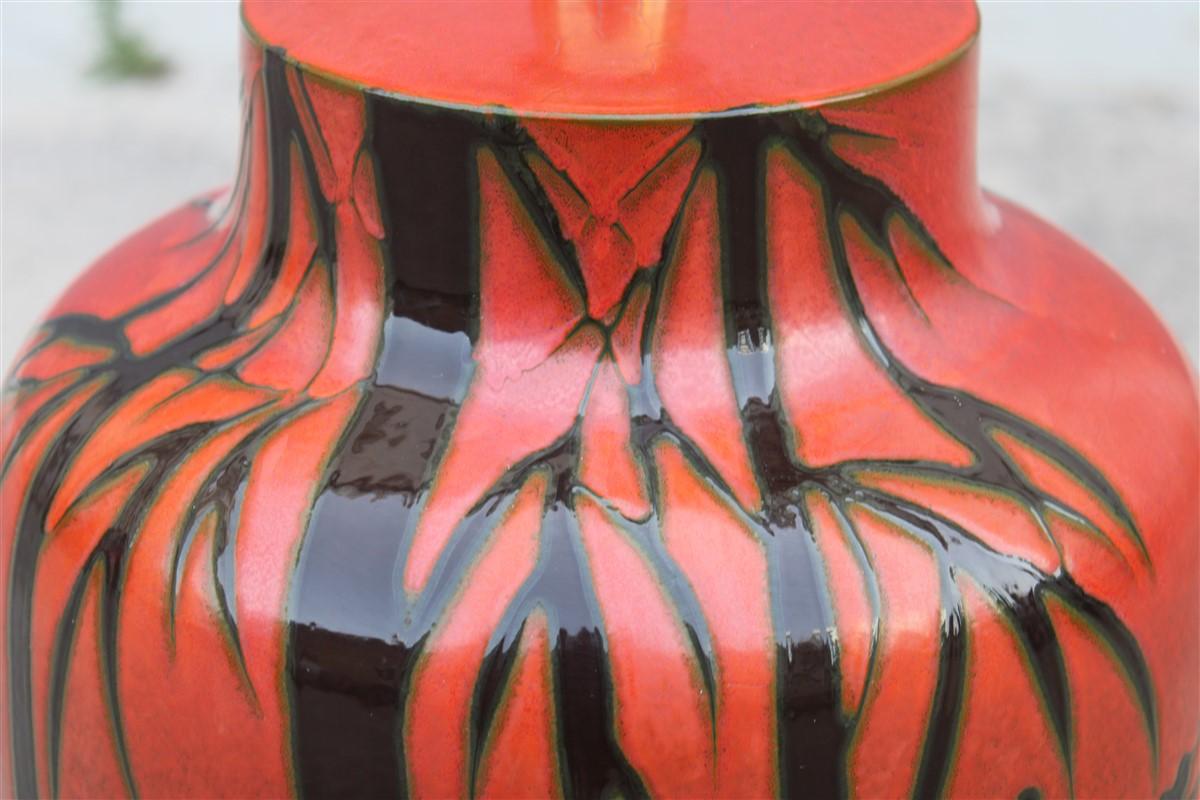 Céramique Grande lampe de table rouge corail avec canne à sucre en céramique émaillée Italie, années 1970 en vente