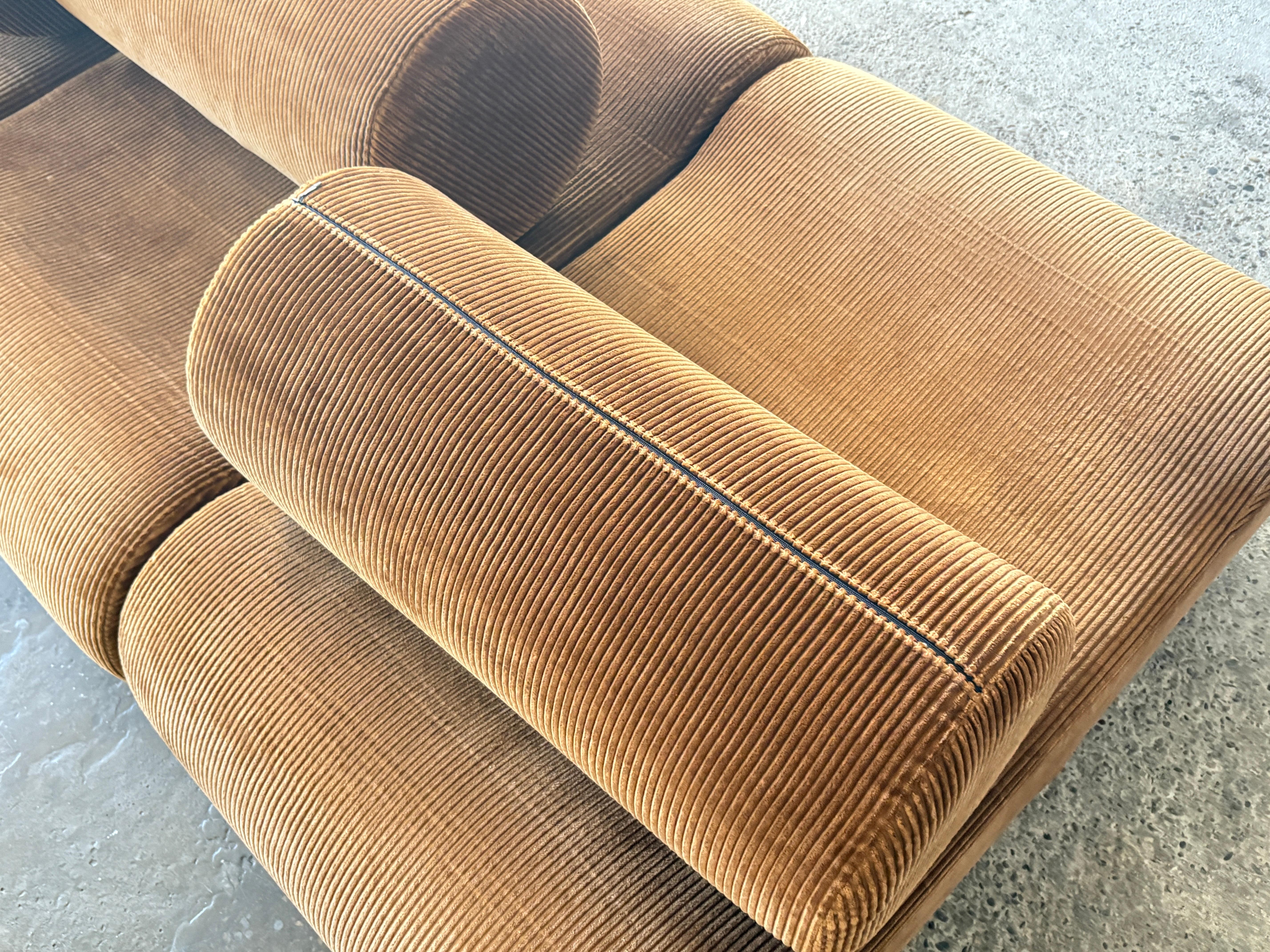 large Corbi sectional sofa designed by Klaus Uredat for COR 1972 five seats in vendita 4