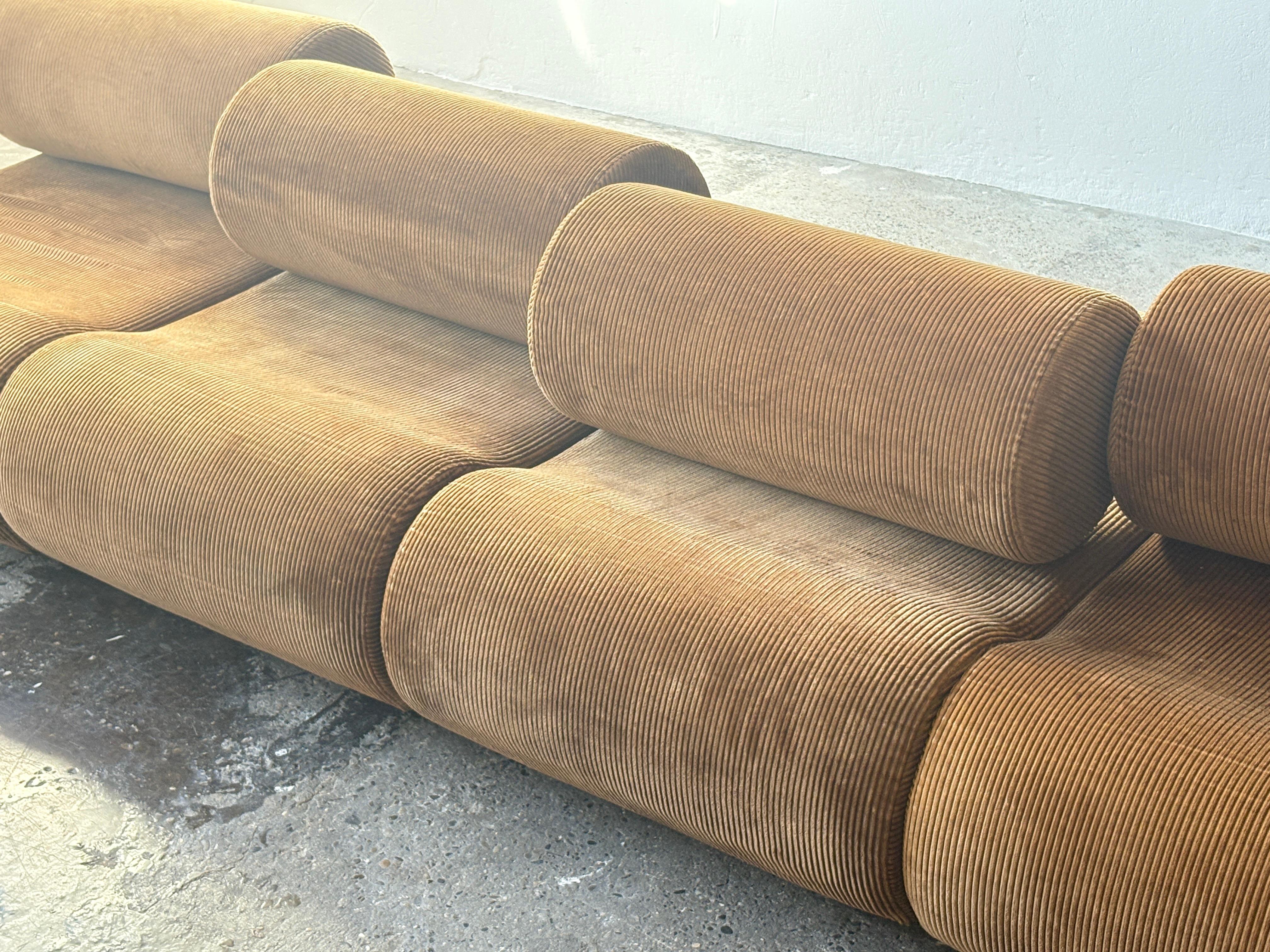 large Corbi sectional sofa designed by Klaus Uredat for COR 1972 five seats In condizioni buone in vendita a Offenburg, Baden Wurthemberg