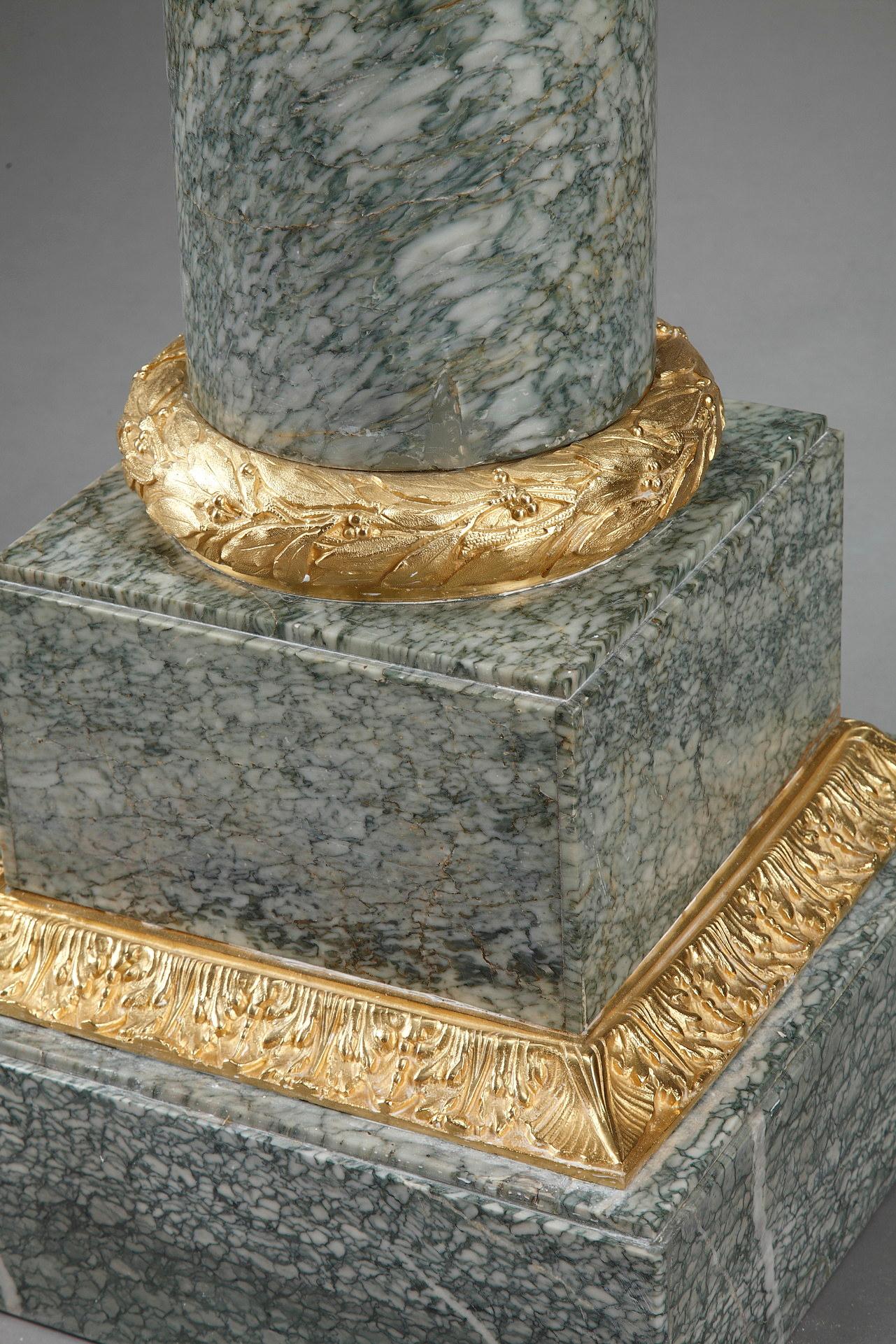 Grand piédestal corinthien en marbre et bronze doré en vente 5