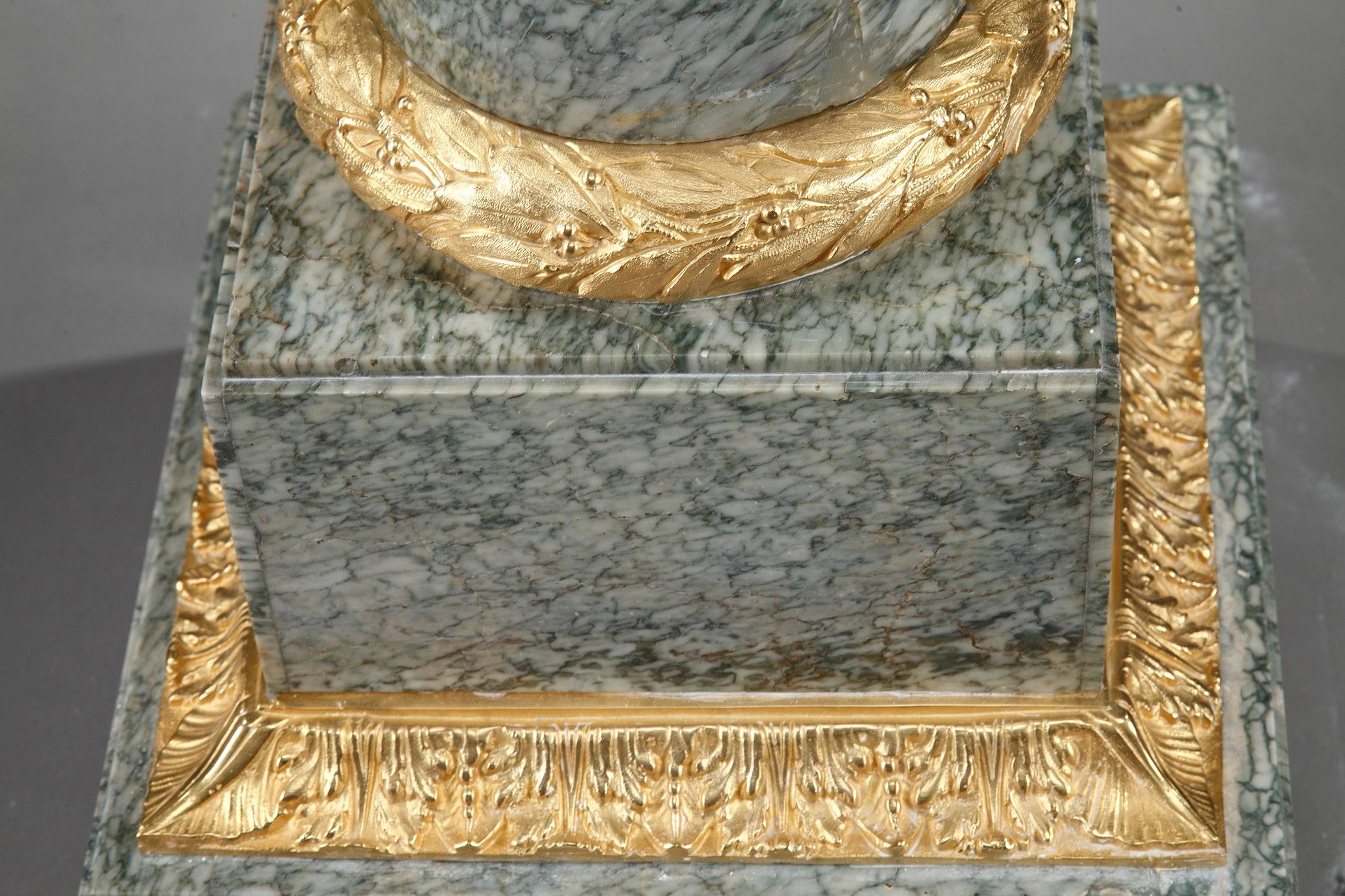 Grand piédestal corinthien en marbre et bronze doré  en vente 6