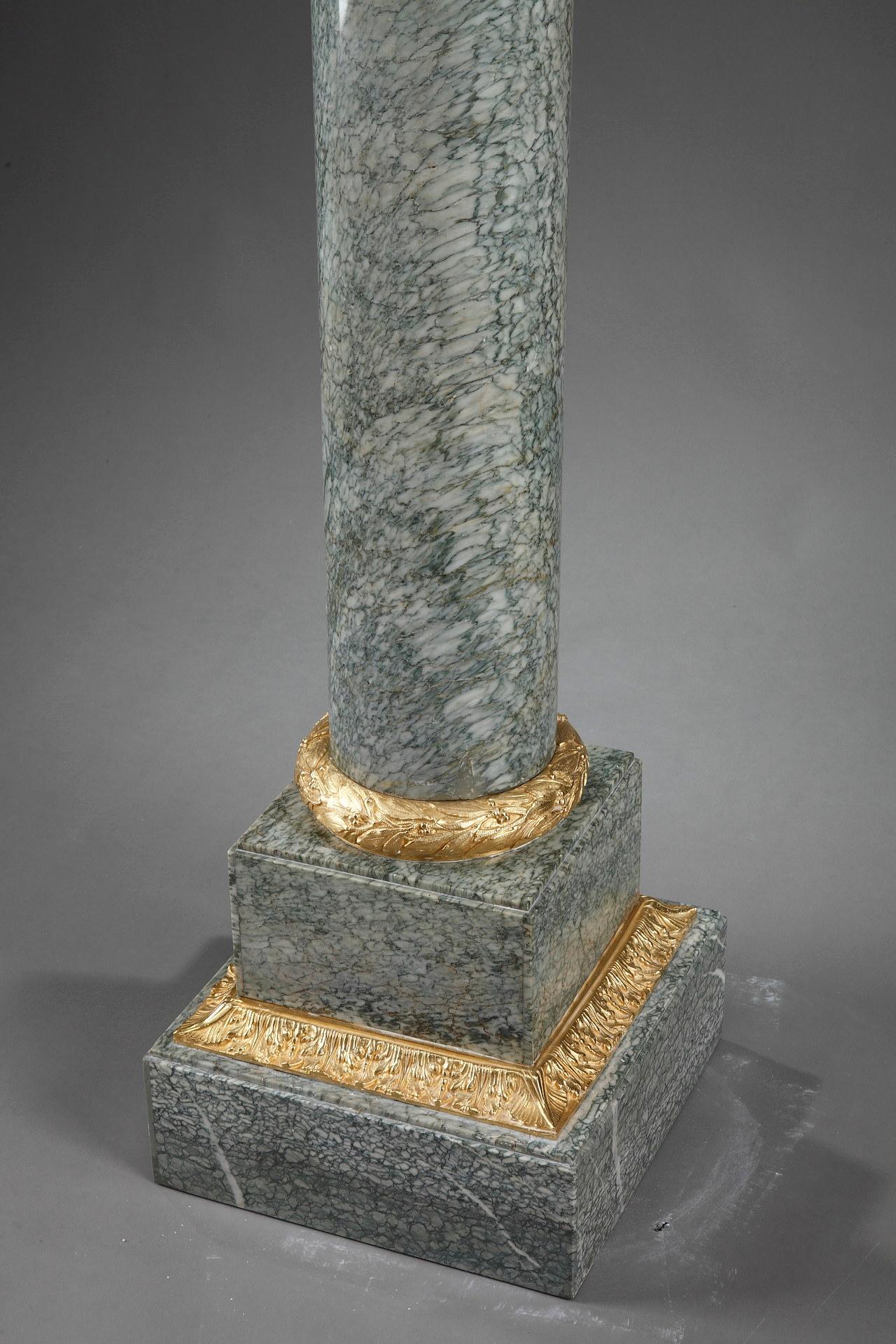 Grand piédestal corinthien en marbre et bronze doré  en vente 2