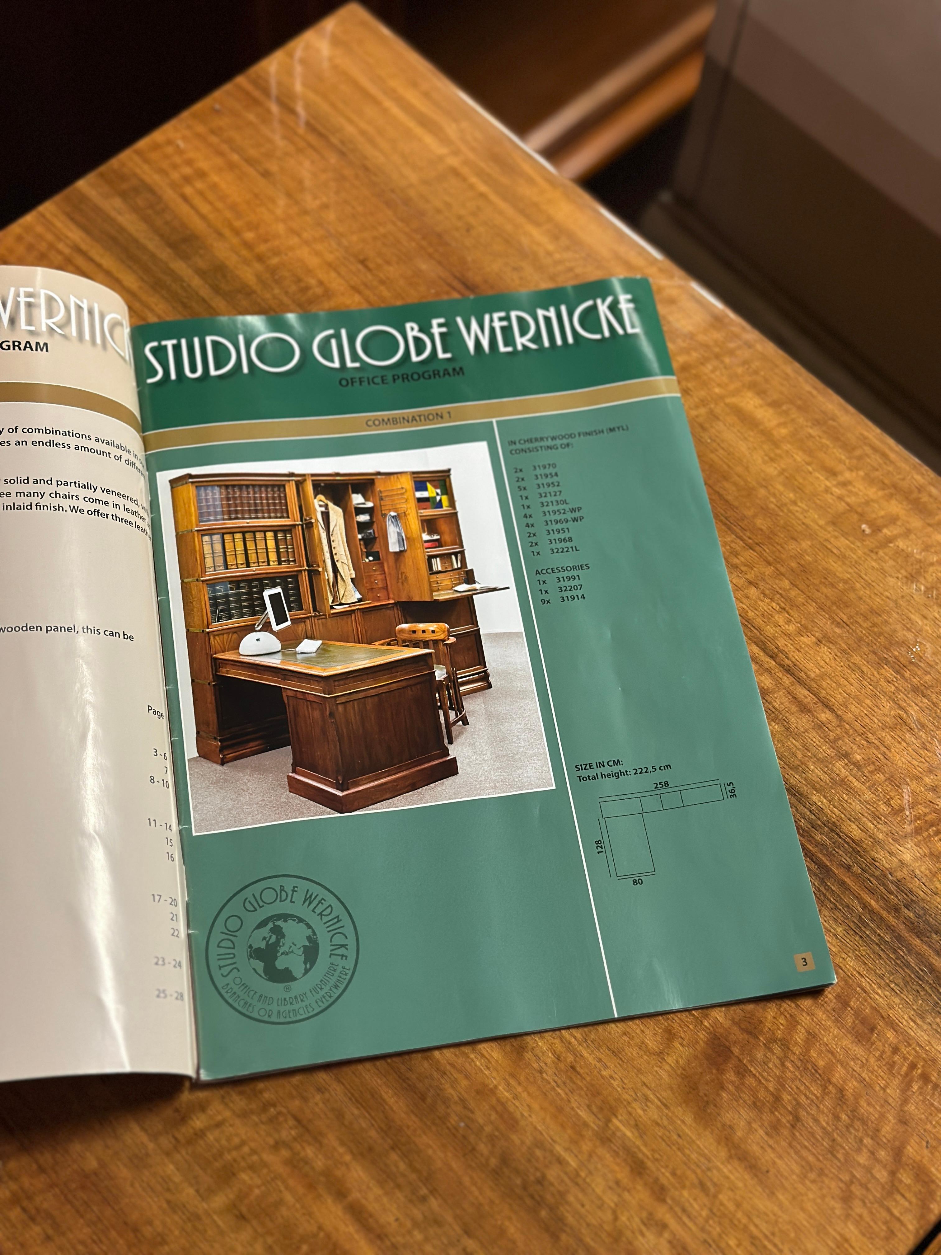 Grande libreria componibile ad angolo Barrister, Replica di Studio Globe Wernicke in vendita 9