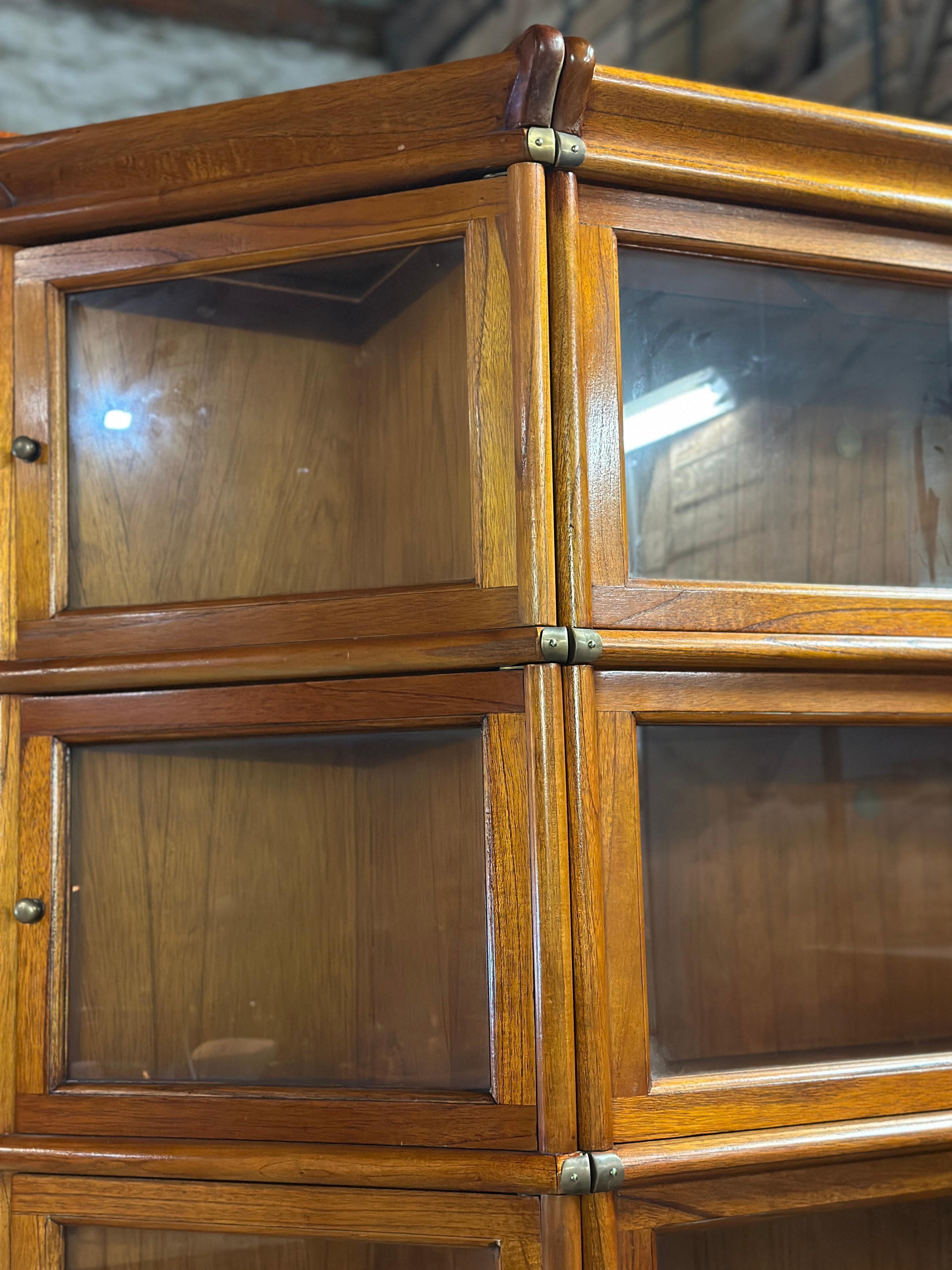 XX secolo Grande libreria componibile ad angolo Barrister, Replica di Studio Globe Wernicke in vendita