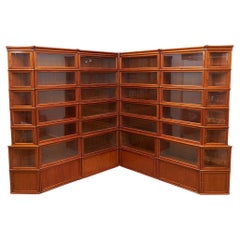 Gran librería esquinera seccional Barrister, réplica de Studio Globe Wernicke