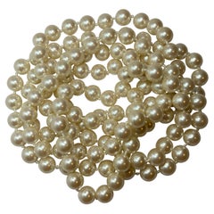 Grand collier de perles extra-long de style Costume noué à la main, semblable à un Chanel