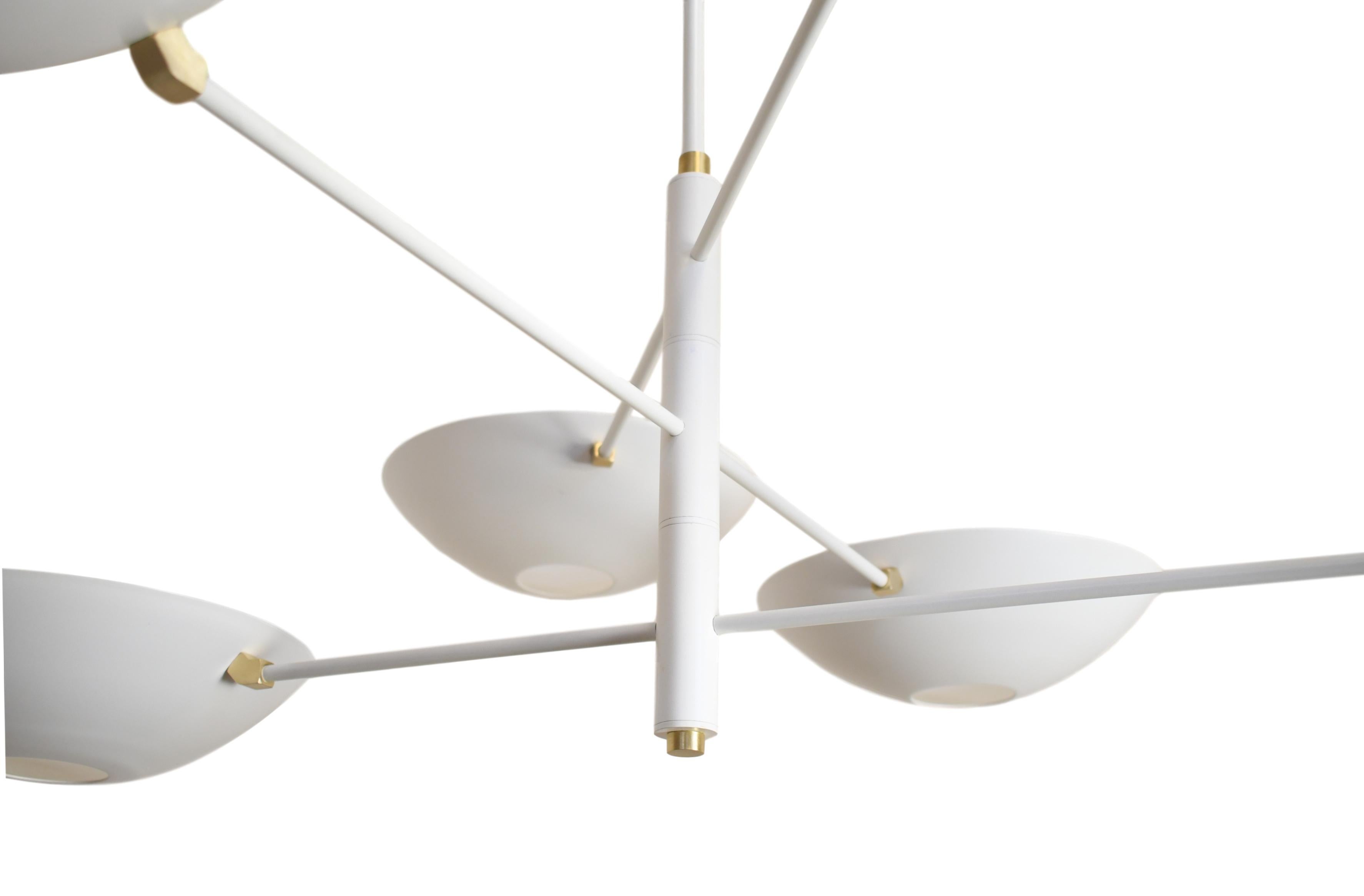 Américain Grand plafonnier à contrepoids, émail blanc et laiton par Blueprint Lighting en vente