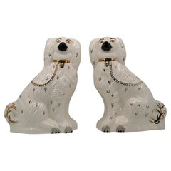 Pareja grande de Spaniels de Staffordshire de cerámica, ca.1950