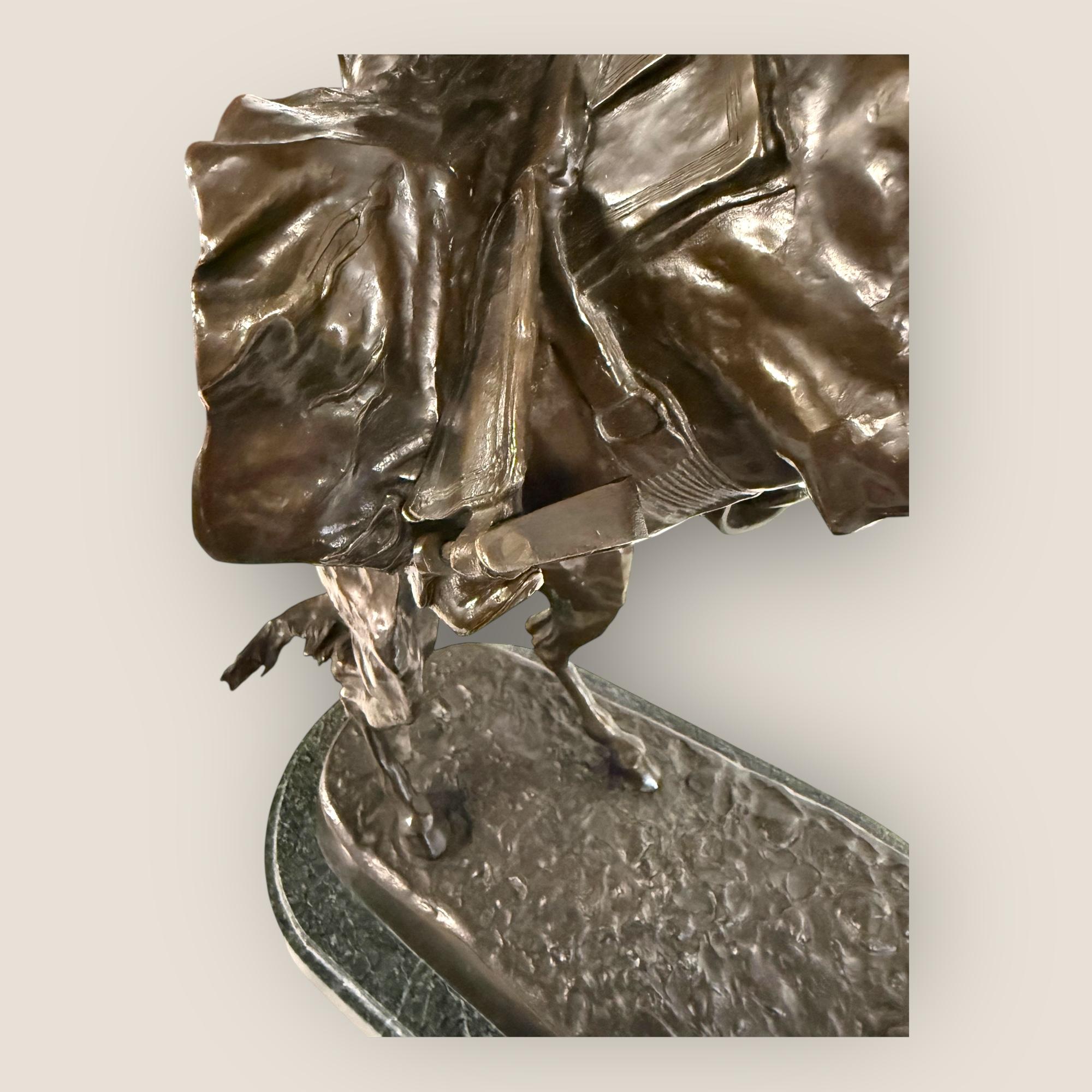 Grande cowboy in bronzo 'Bronco Buster' (after) Frederic Remington, inizio-metà del XX secolo in vendita 3