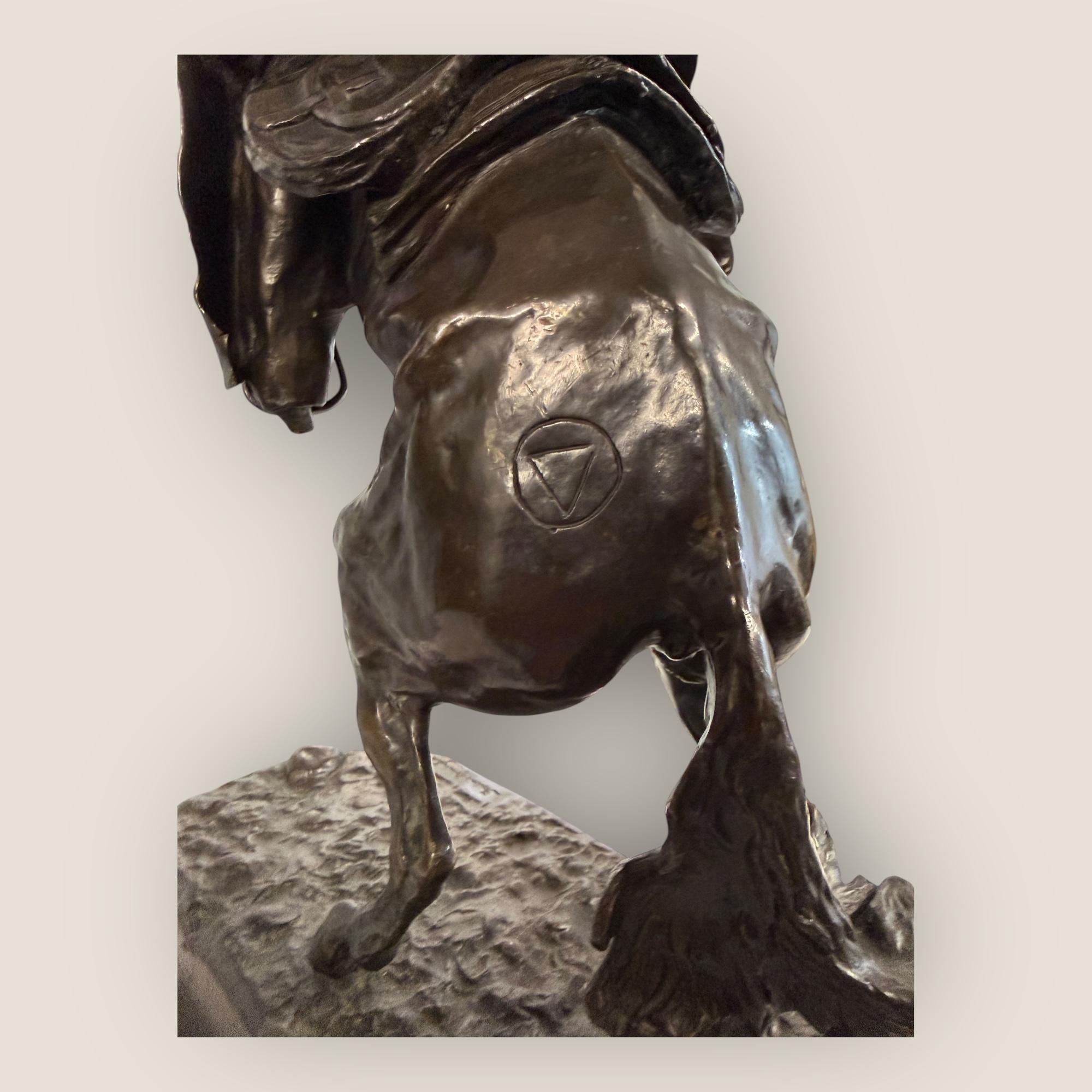 Grande cowboy in bronzo 'Bronco Buster' (after) Frederic Remington, inizio-metà del XX secolo in vendita 6