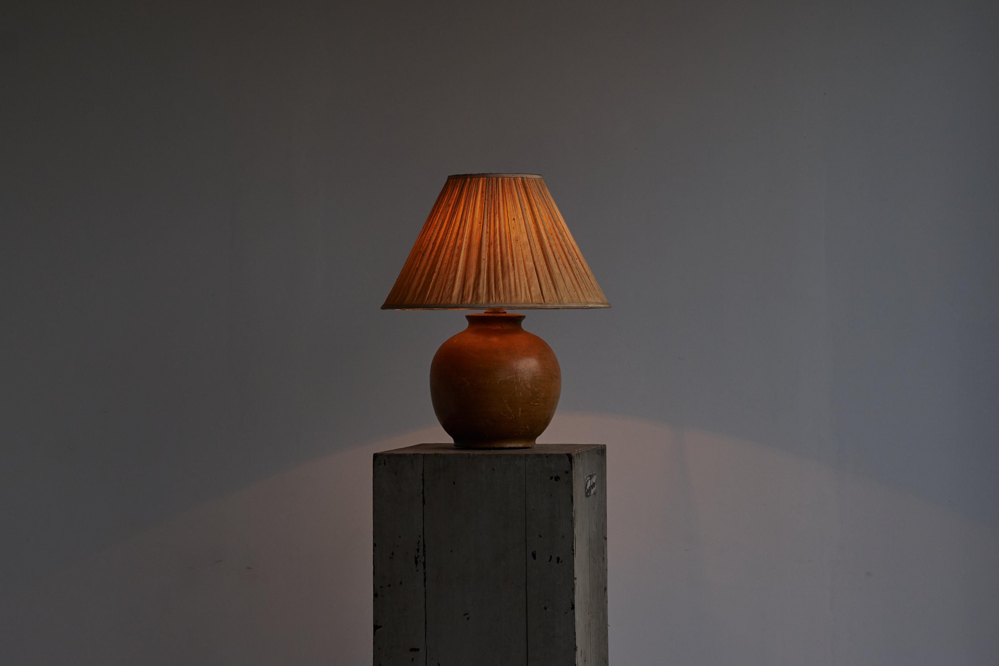 Large Craquelé Studio Pottery Table Lamp with Original Shade 1950s For Sale 4