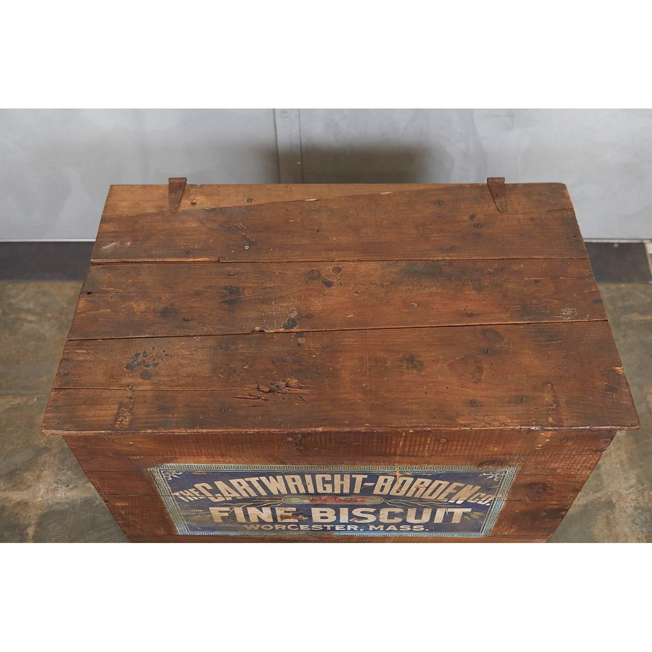 Large Crate with Advertising In Good Condition For Sale In Culver City, CA
