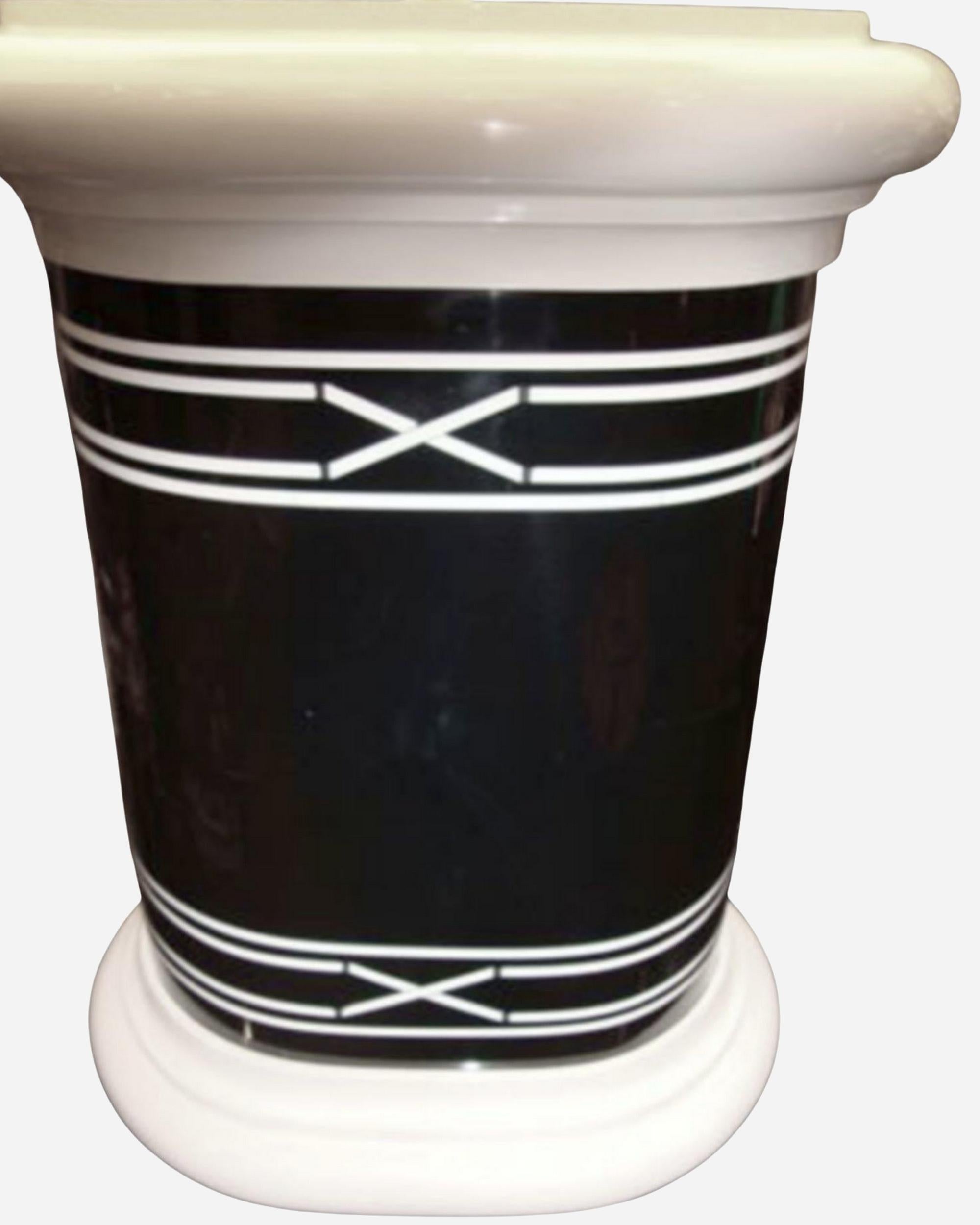 Francese Grande lampada color crema e nera, Francia, 1970 in vendita