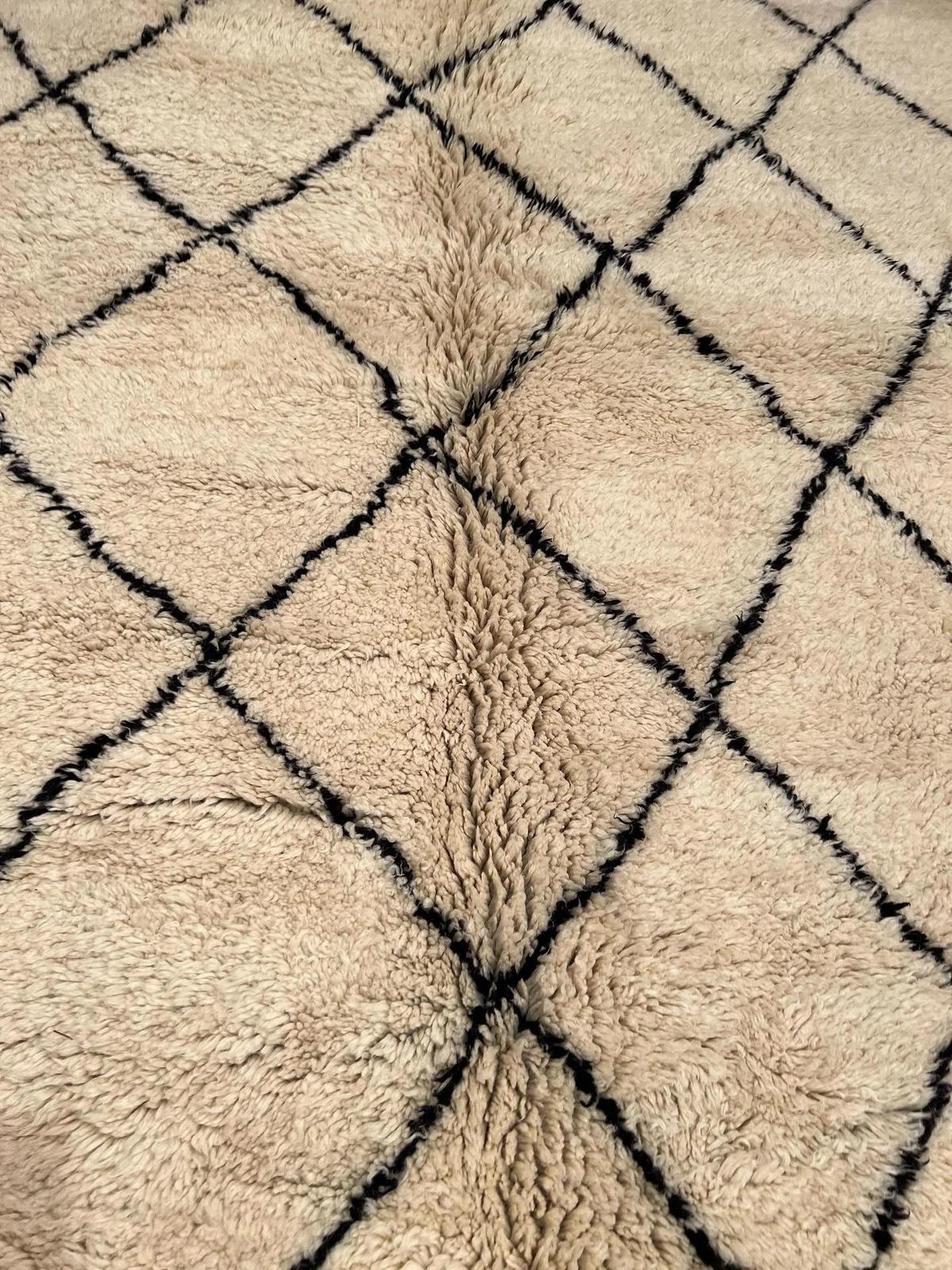 Contemporary Large Cream Modern Moroccan Wool Beni Ourain Rug with Abstract Black Line Design For Sale