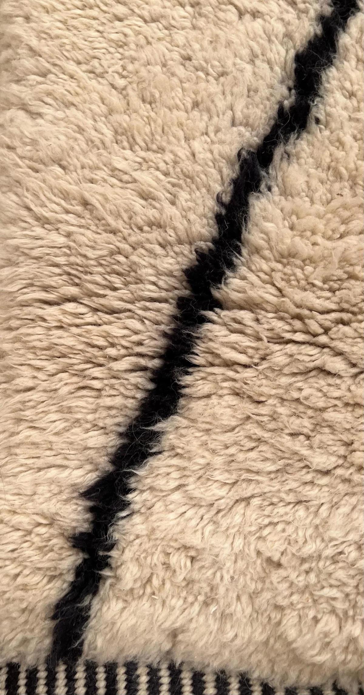 Large Cream Modern Moroccan Wool Beni Ourain Rug with Abstract Black Line Design For Sale 1