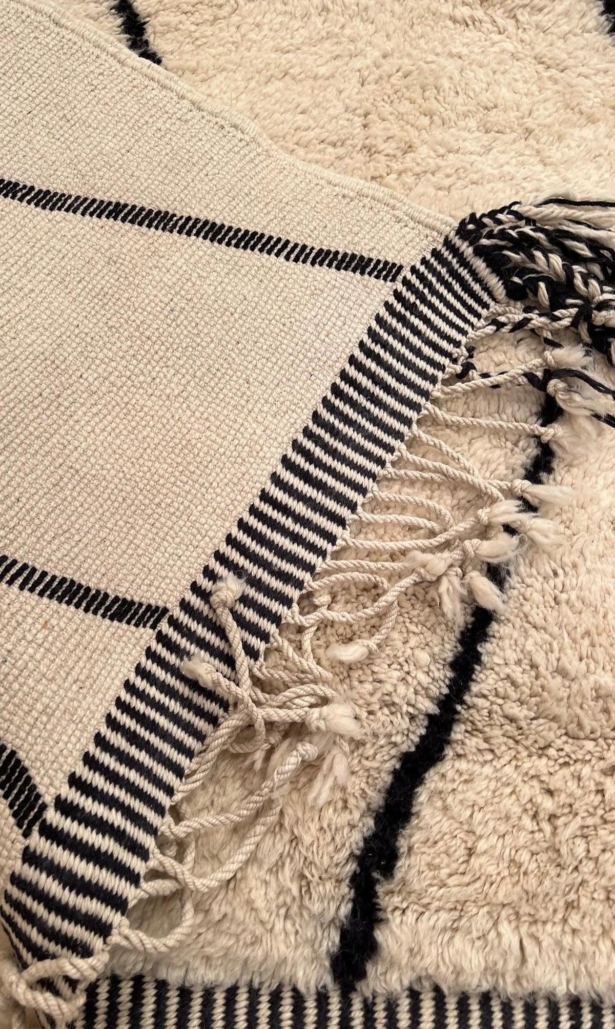 Large Cream Modern Moroccan Wool Beni Ourain Rug with Abstract Black Line Design For Sale 2