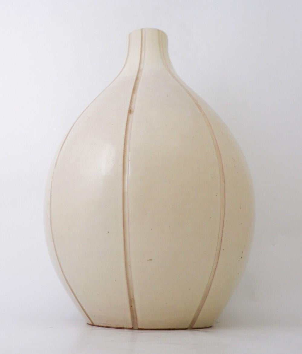 Svedese Vaso da terra grande color crema - Höganäs Andersson & Johansson - Erik Ivarsson in vendita