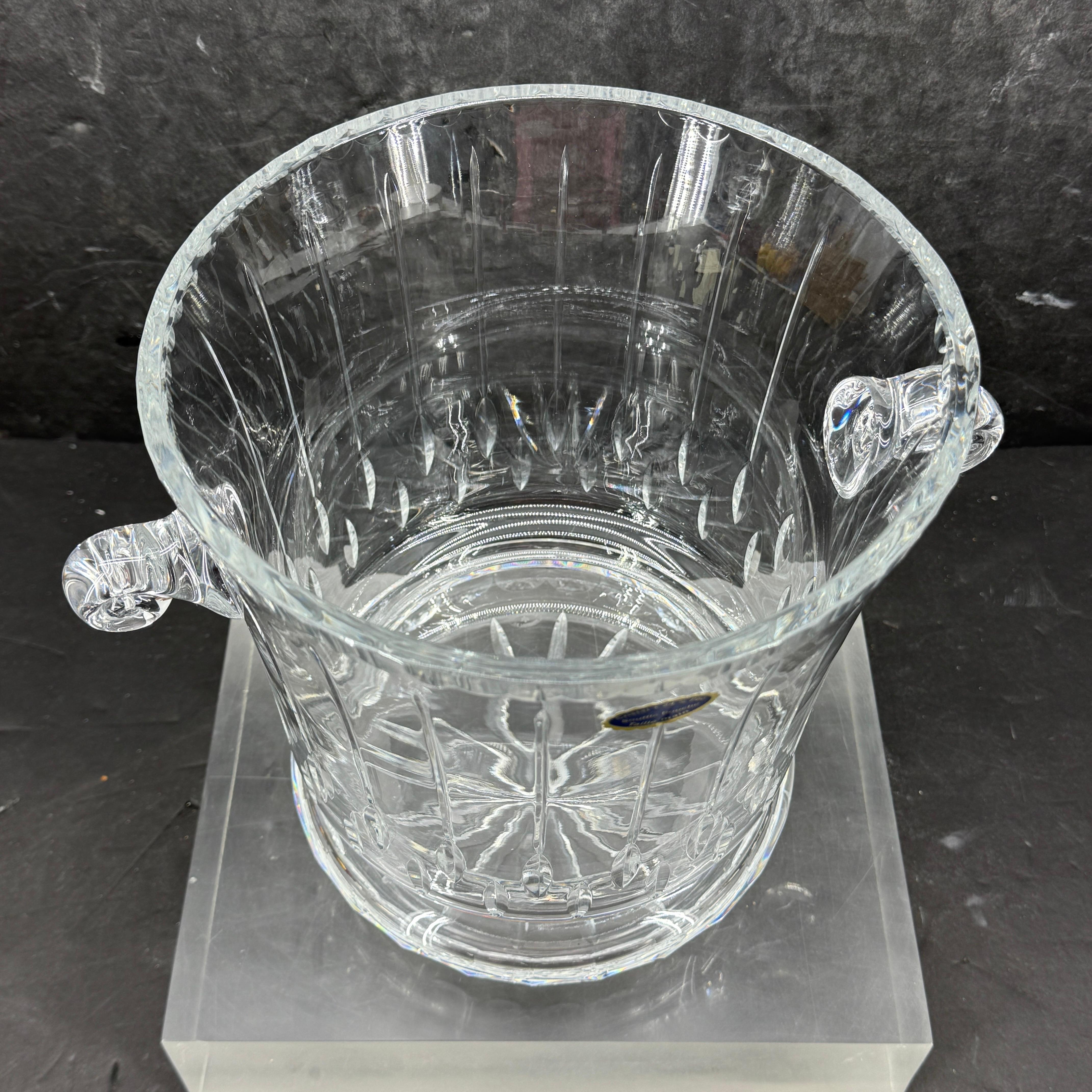 Français Large Cristalleries de Lorraine Cut Crystal Champagne Bucket, France en vente