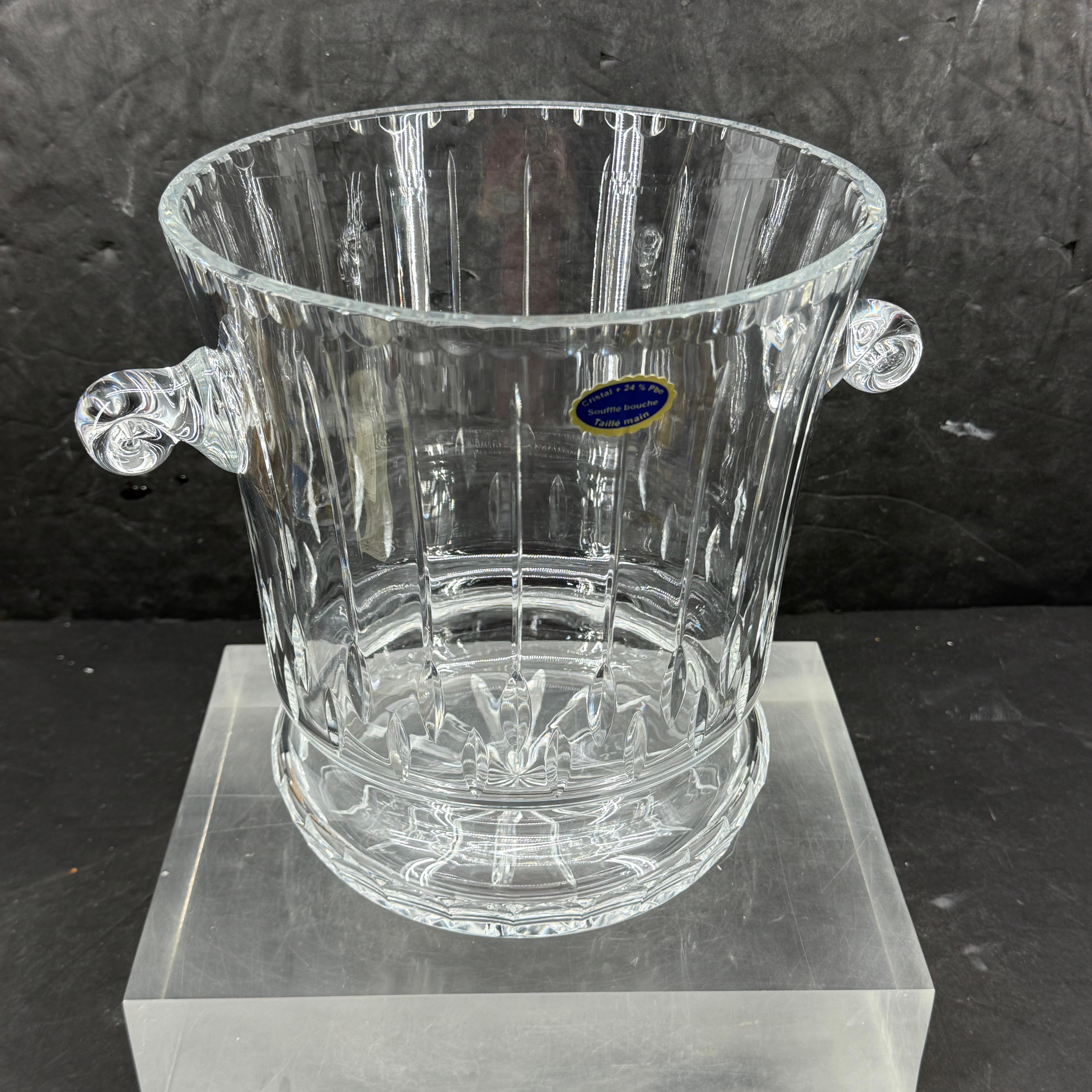 Large Cristalleries de Lorraine Cut Crystal Champagne Bucket, France Bon état - En vente à Haddonfield, NJ