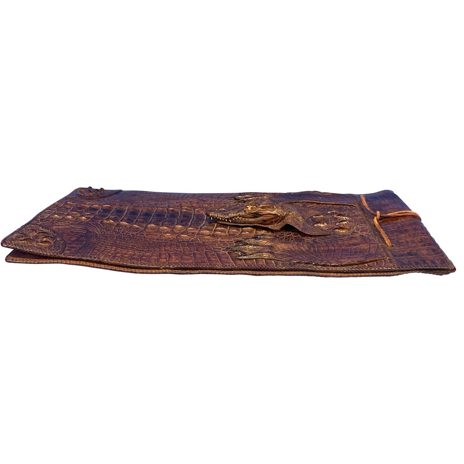 Fait main Grand Portefeuille Attaché Crocodile Accessoire de bureau en vente