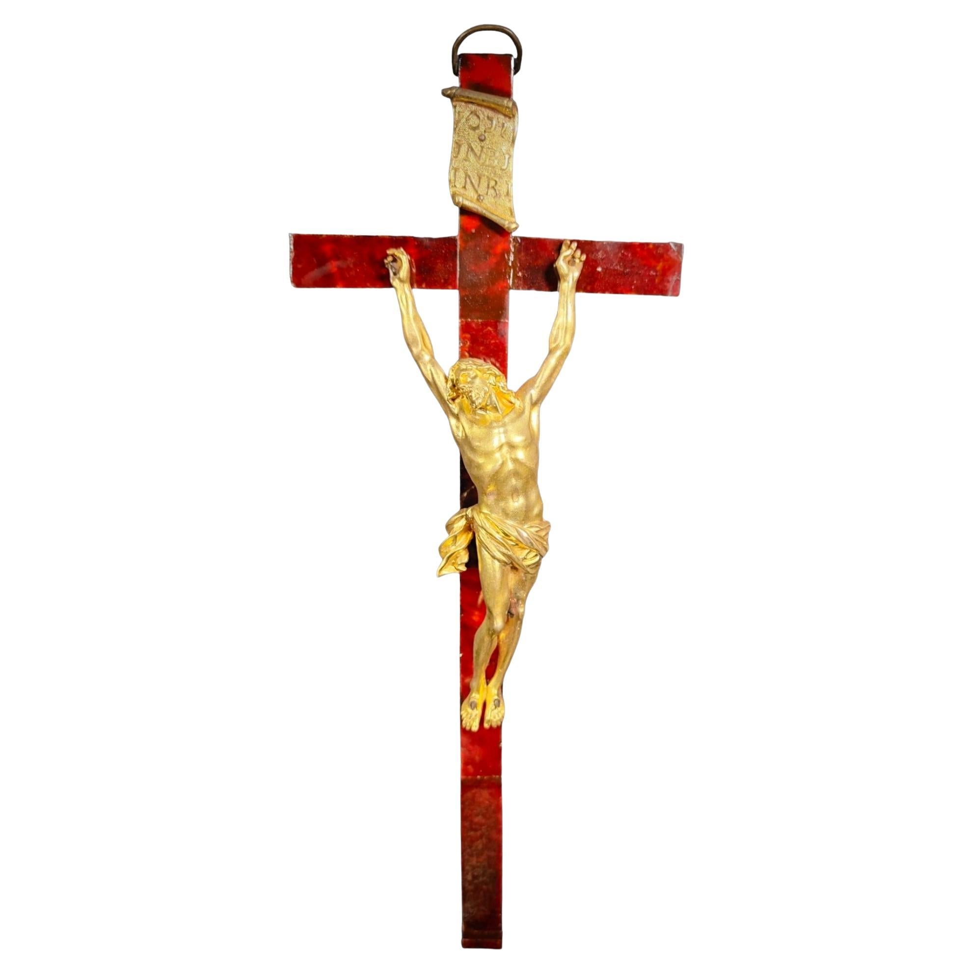 Großes Kreuz mit Christus aus vergoldeter Bronze aus dem 17. Jahrhundert im Angebot