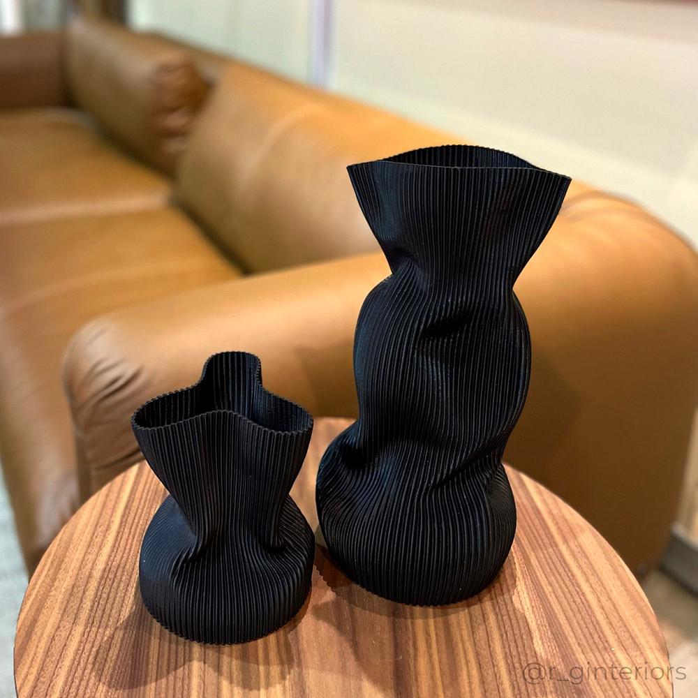 Large Crumpled Vase in Black 3D Printed Plant Based Plastic Siglo XXI y contemporáneo en venta
