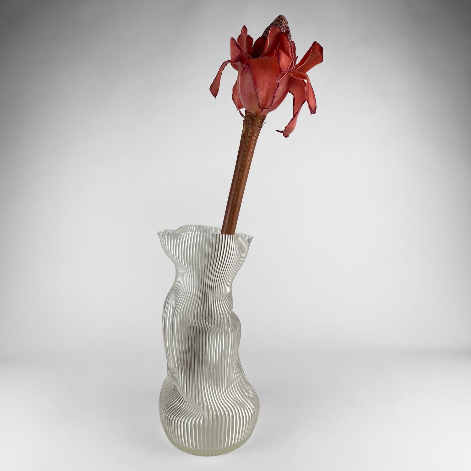 Large Crumpled Vase in Translucent 3D Printed Plant Based Plastic Moldeado en venta