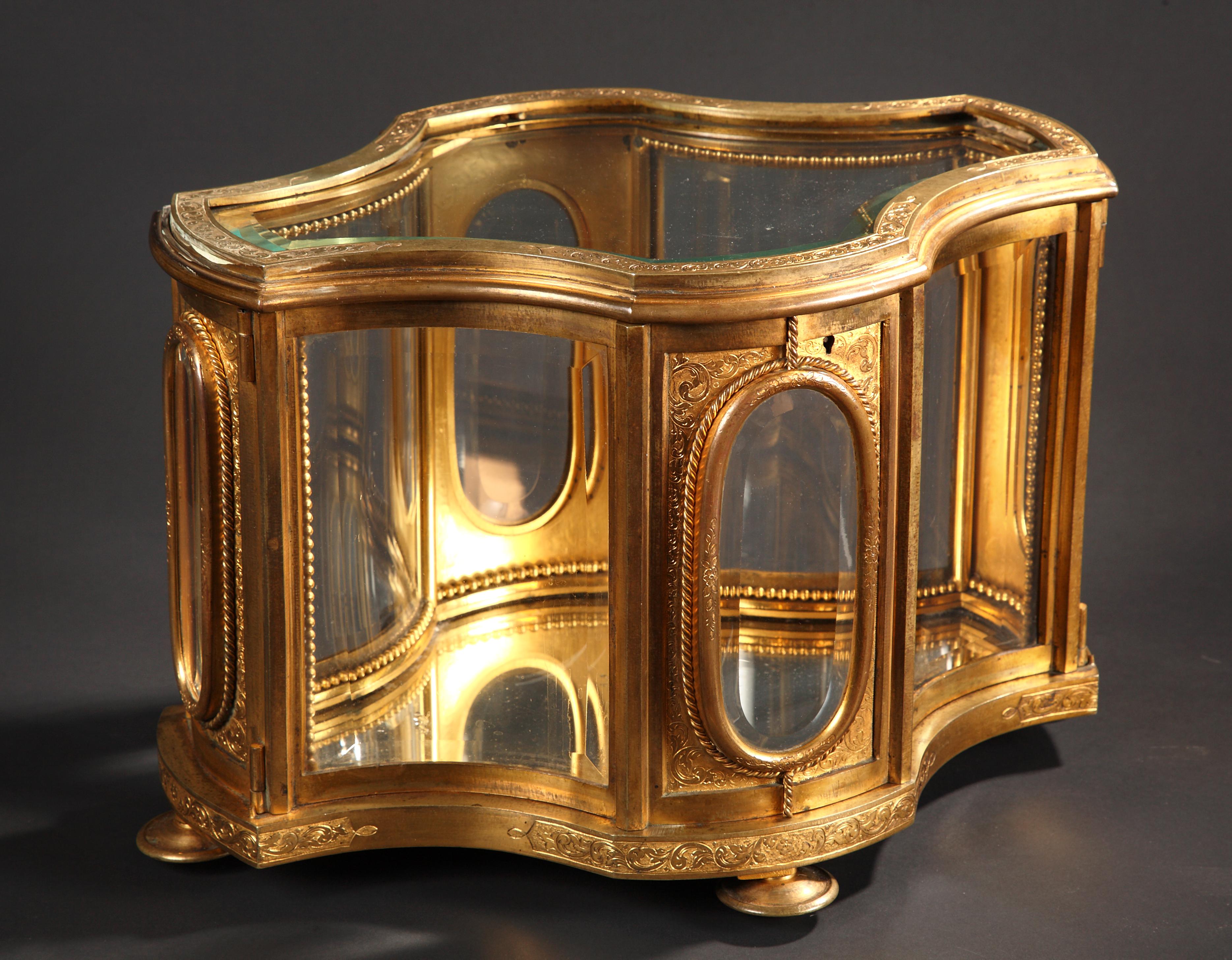 French Crystal & Bronze Display Case Attr. to l'Escalier de Cristal, France, Circa 1880 For Sale