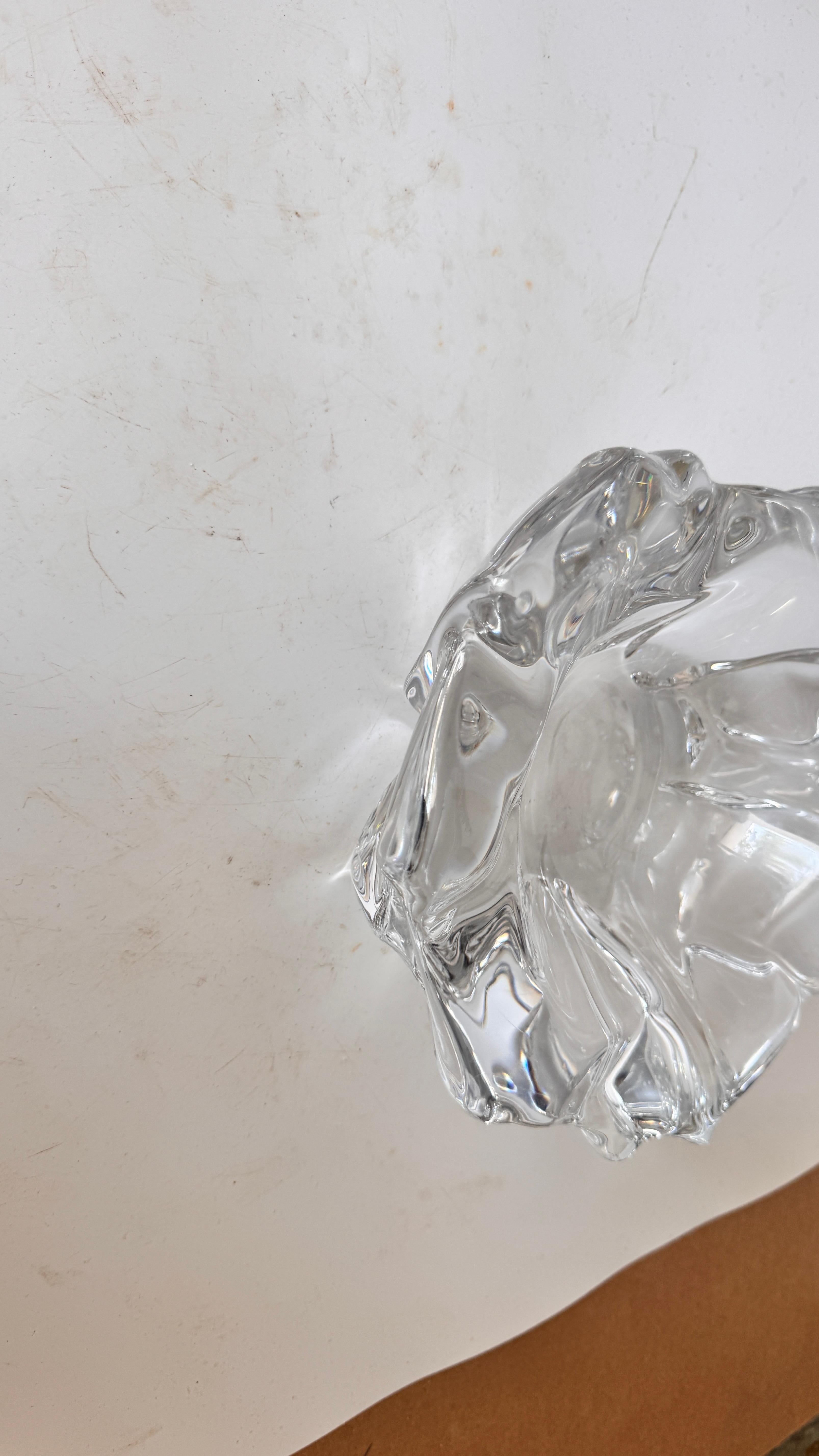 Cristal Grand cendrier en cristal de DAUM - France, années 1960 - Pièce de collection importante en vente