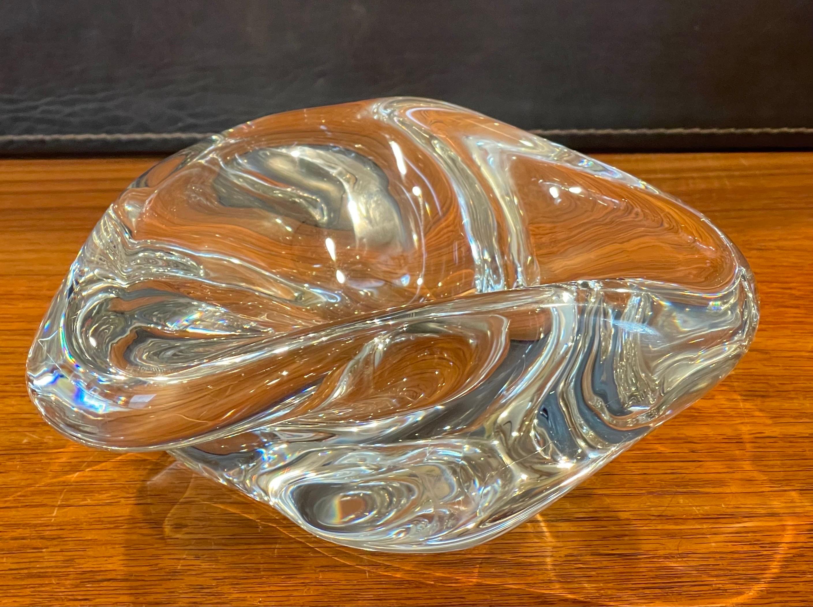 Français Grand bol / cendrier Caravelle en cristal de Saint Louis Crystal of France en vente