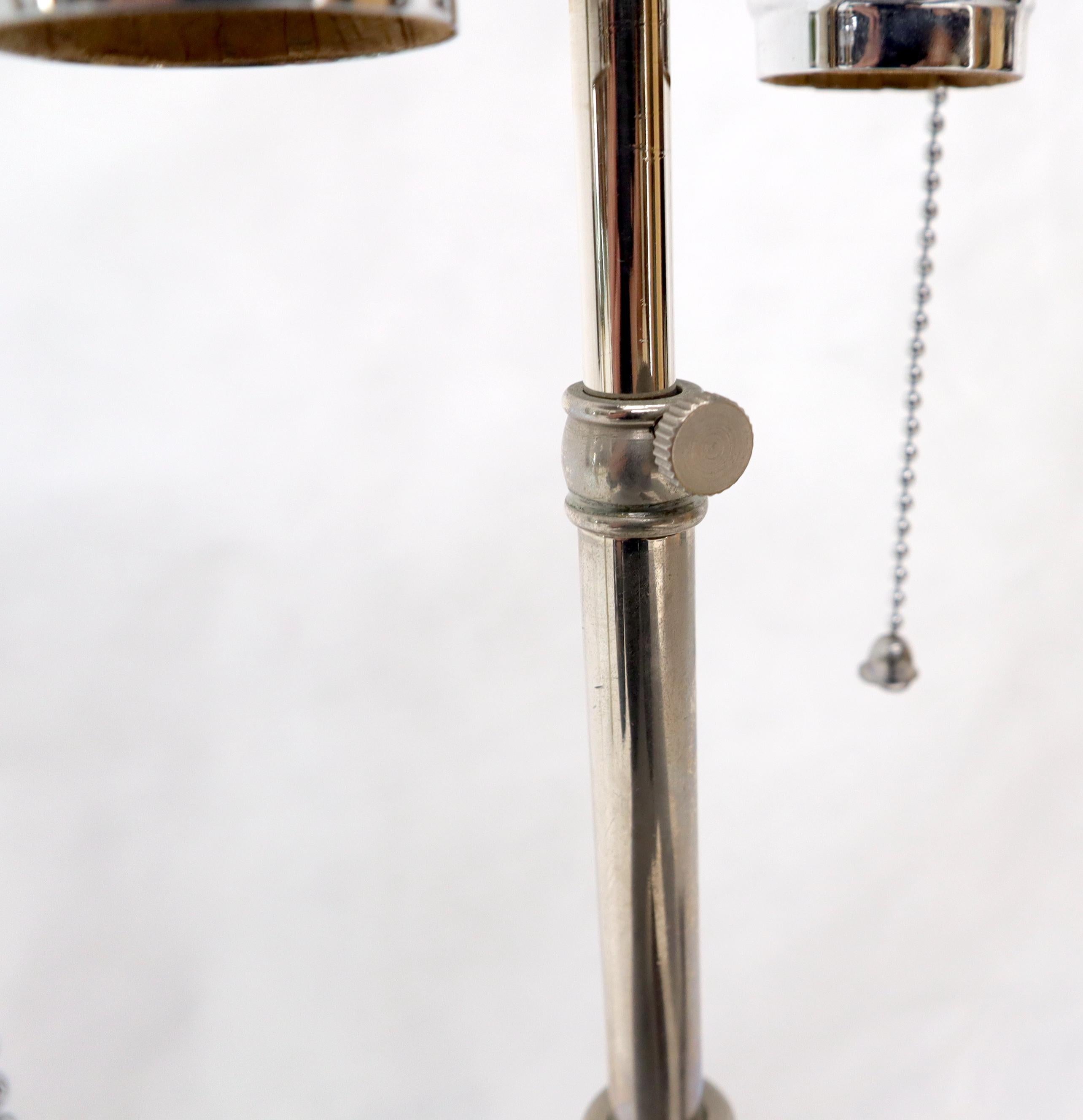 Grandes lámparas de sobremesa modernas de mediados de siglo de cristal y cromo en venta 1