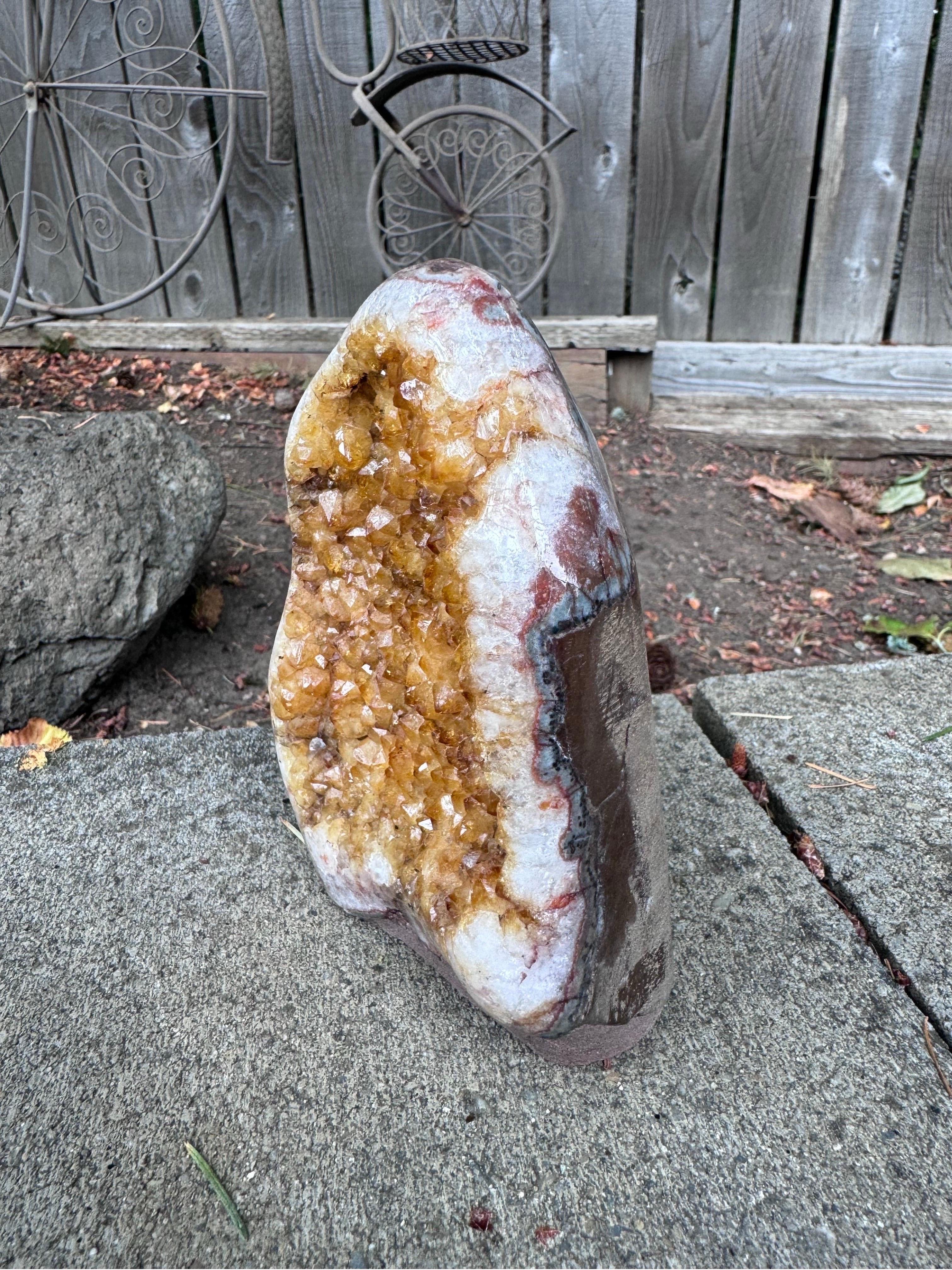 Große Kristall-Cluster mit Citrin-Geode aus Uruguay (Ungeschliffen) im Angebot
