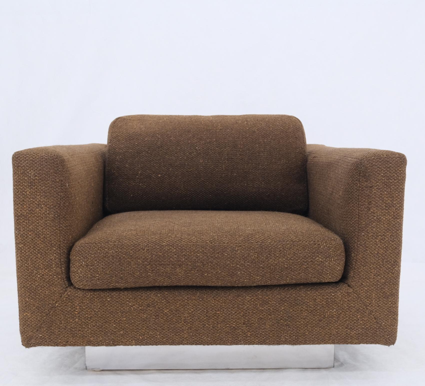 Fauteuil club moderne Dunbar de forme cubique surdimensionnée avec base en miroir chromé en vente 6