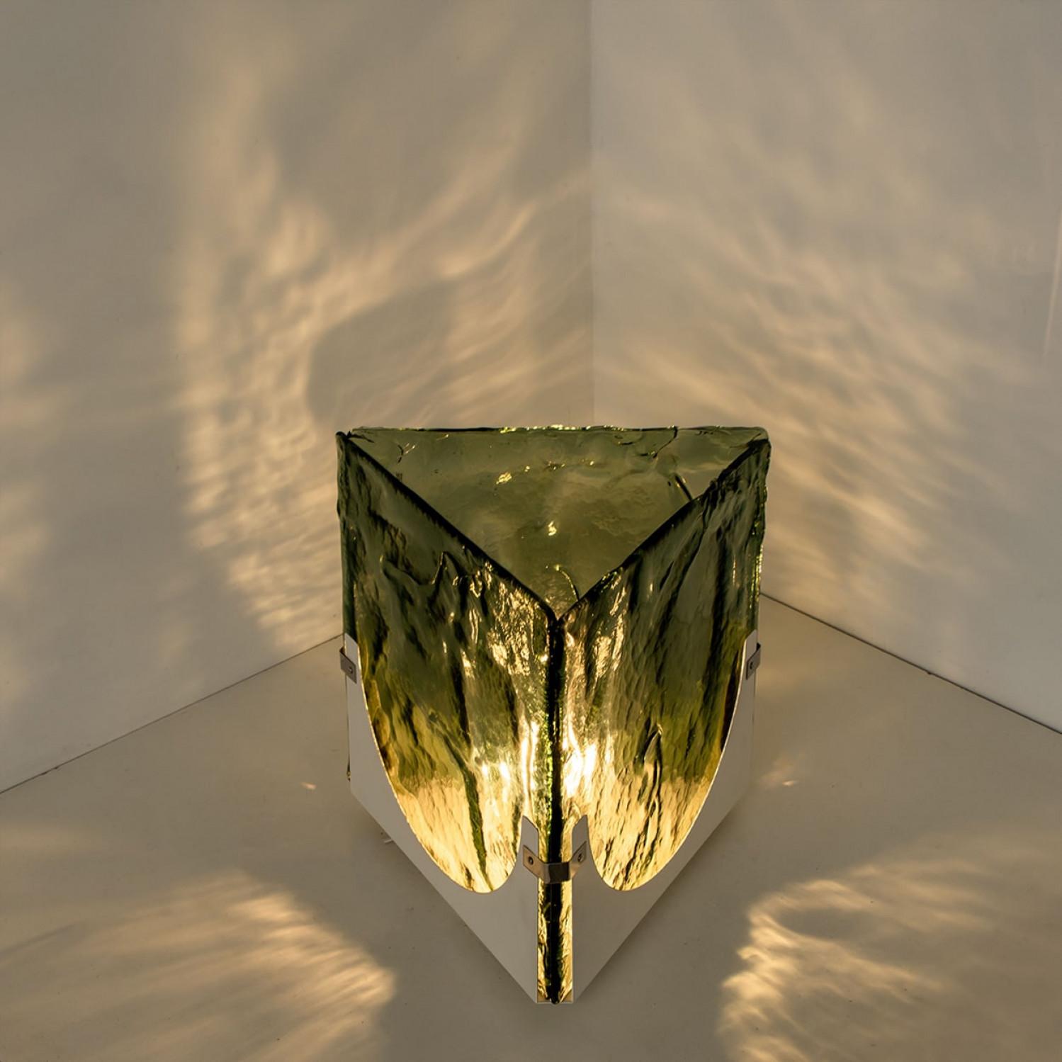 Gran lámpara de pie y sobremesa de cristal verde en forma de cubo de Leucos, 1970 en venta 2